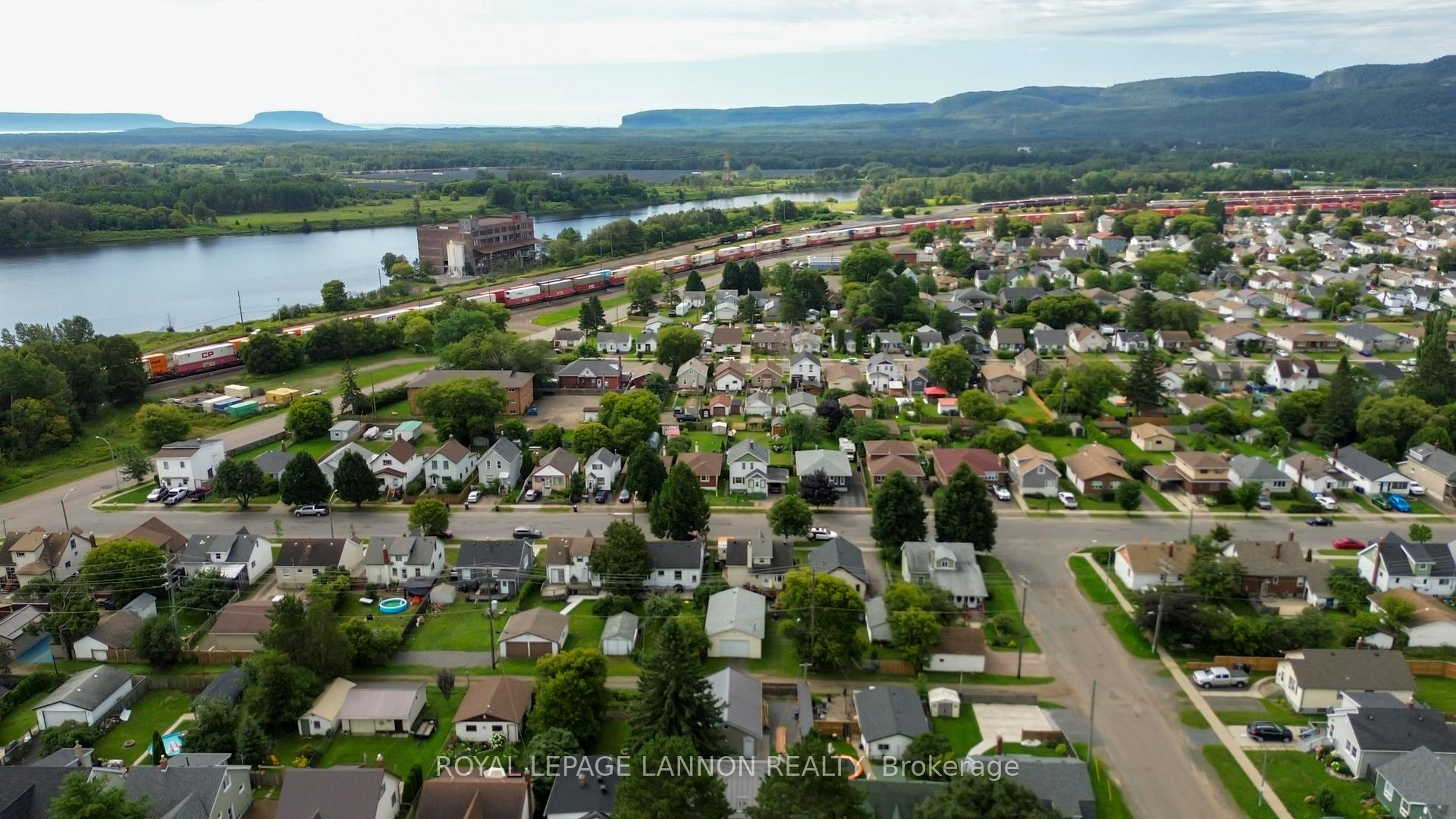 Photo 43 of 531 Empire Ave., Thunder Bay, Westfort — HOMEH