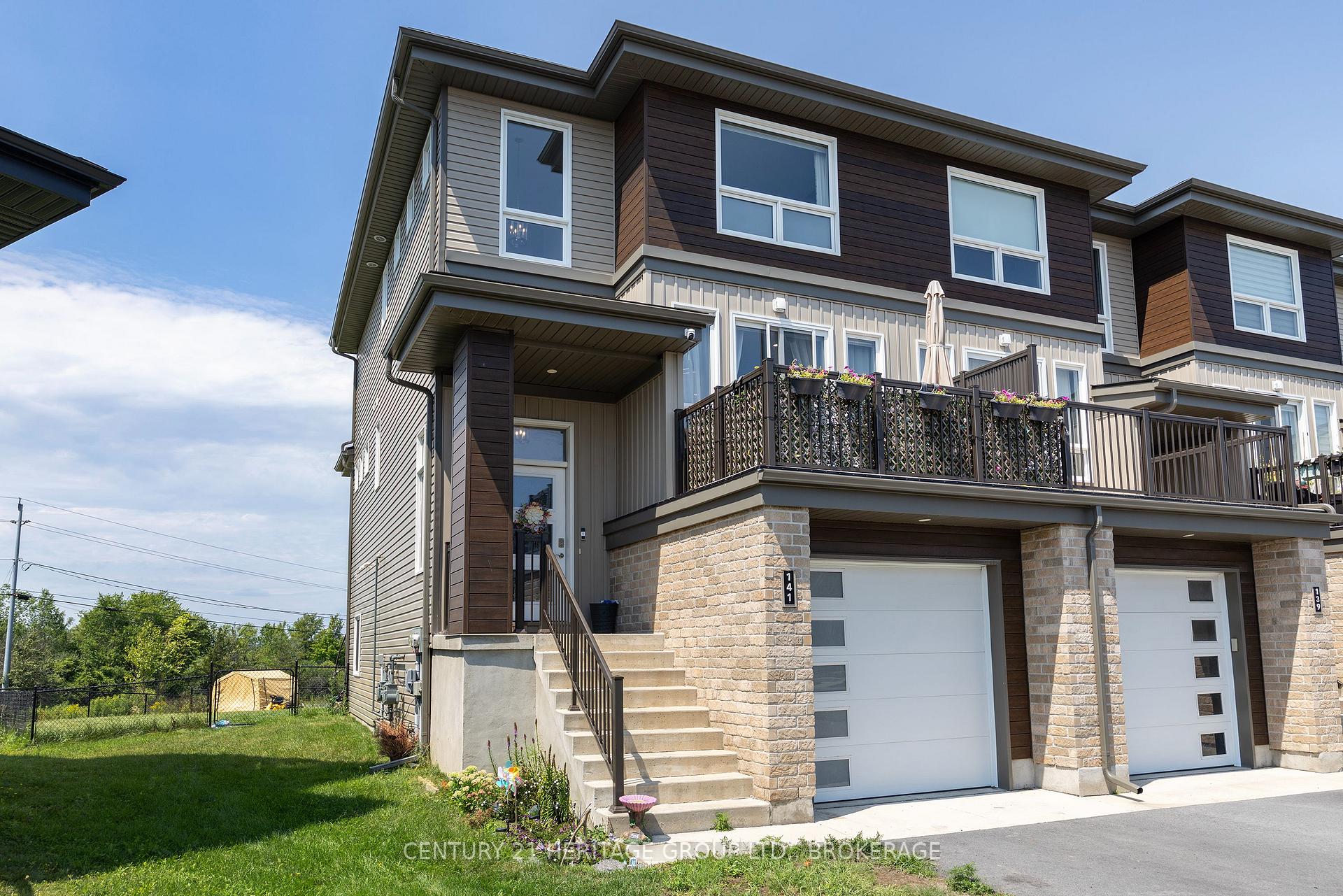 Photo 3 of 141 Superior Drive, Loyalist, Amherstview — HOMEH