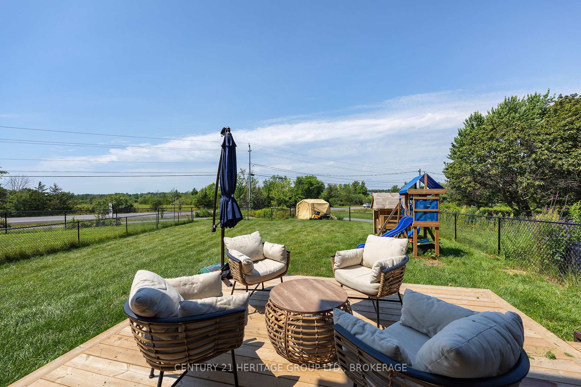 Photo 5 of 141 Superior Drive, Loyalist, Amherstview — HOMEH