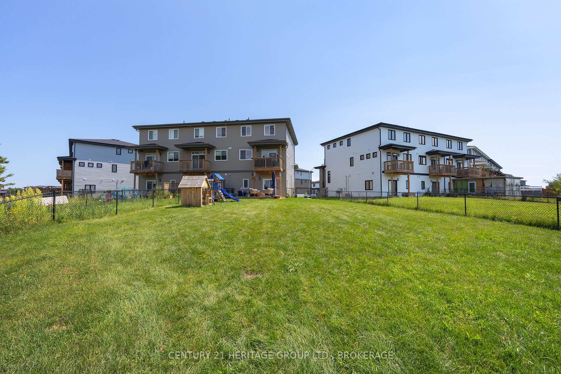 Photo 8 of 141 Superior Drive, Loyalist, Amherstview — HOMEH