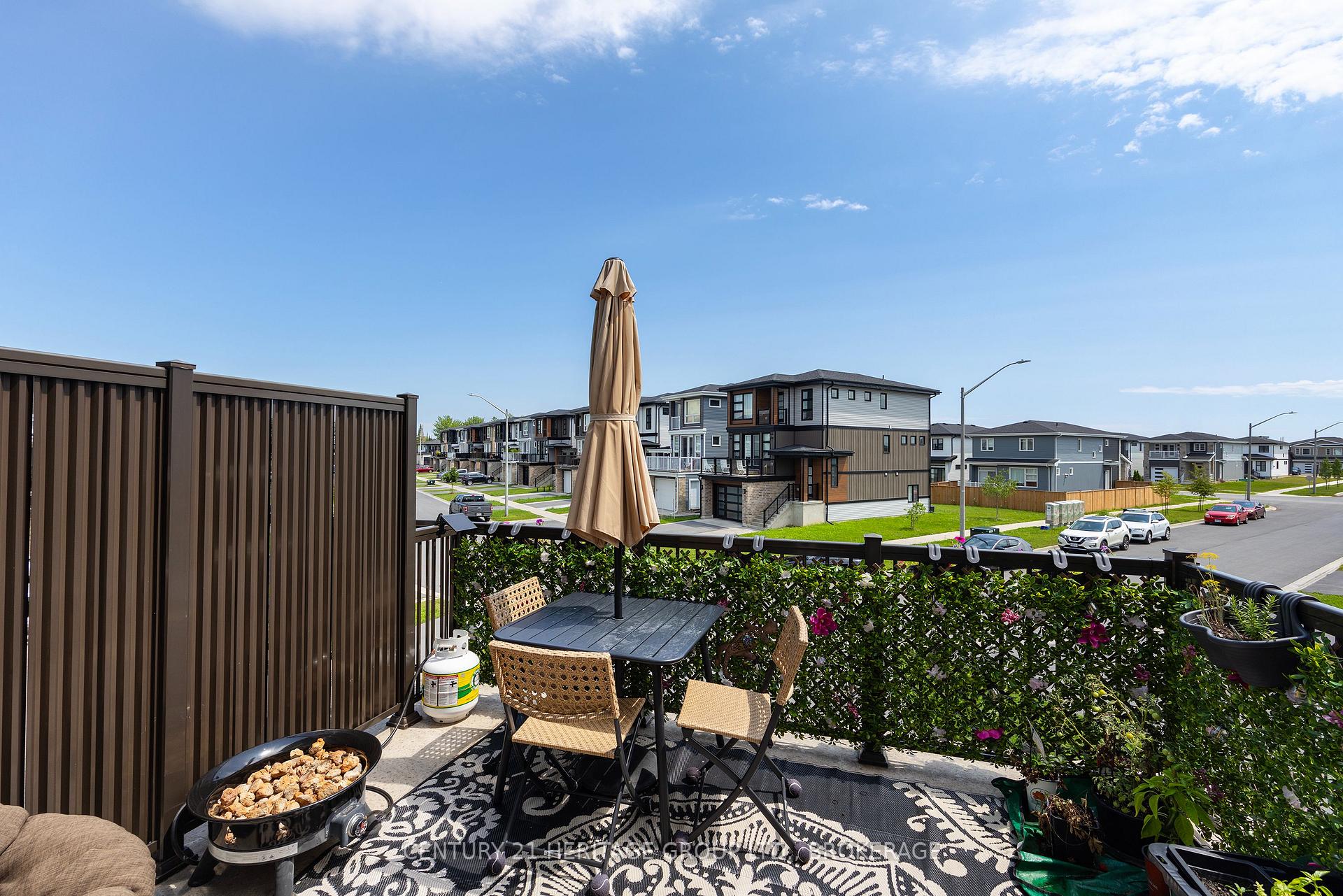 Photo 9 of 141 Superior Drive, Loyalist, Amherstview — HOMEH