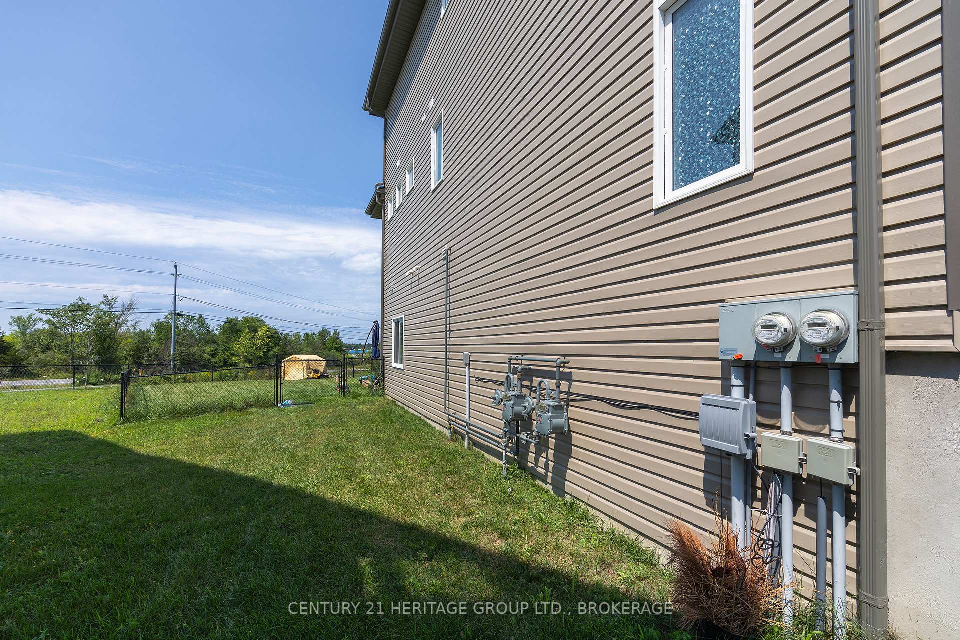 Photo 18 of 141 Superior Drive, Loyalist, Amherstview — HOMEH