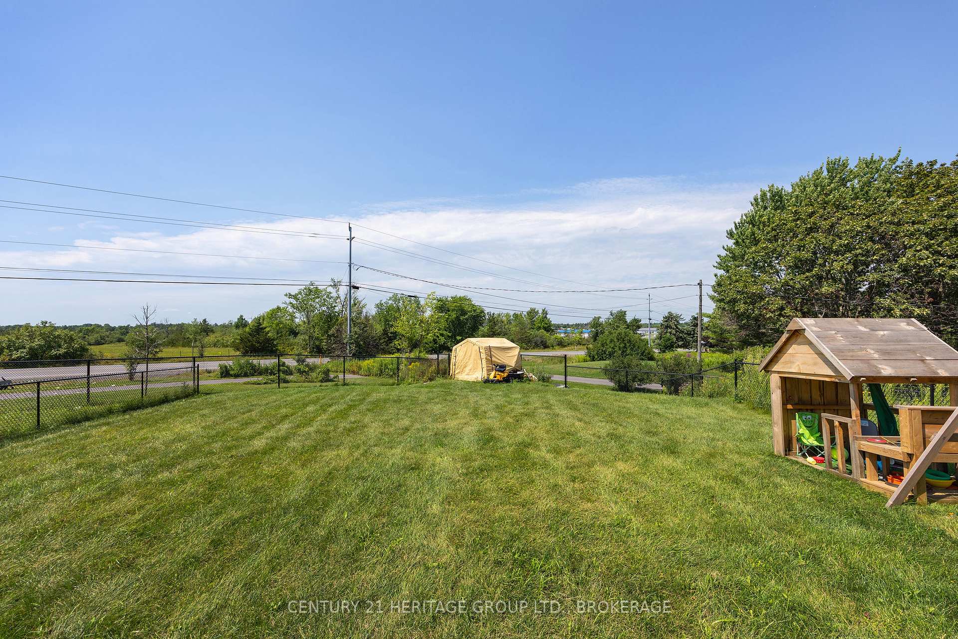 Photo 19 of 141 Superior Drive, Loyalist, Amherstview — HOMEH