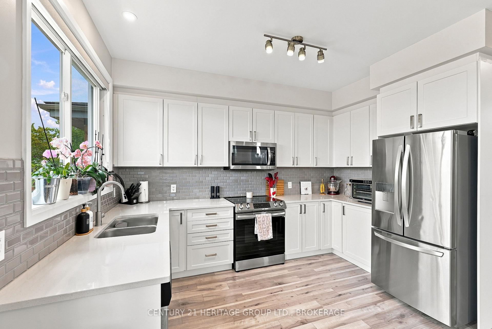 Photo 33 of 141 Superior Drive, Loyalist, Amherstview — HOMEH