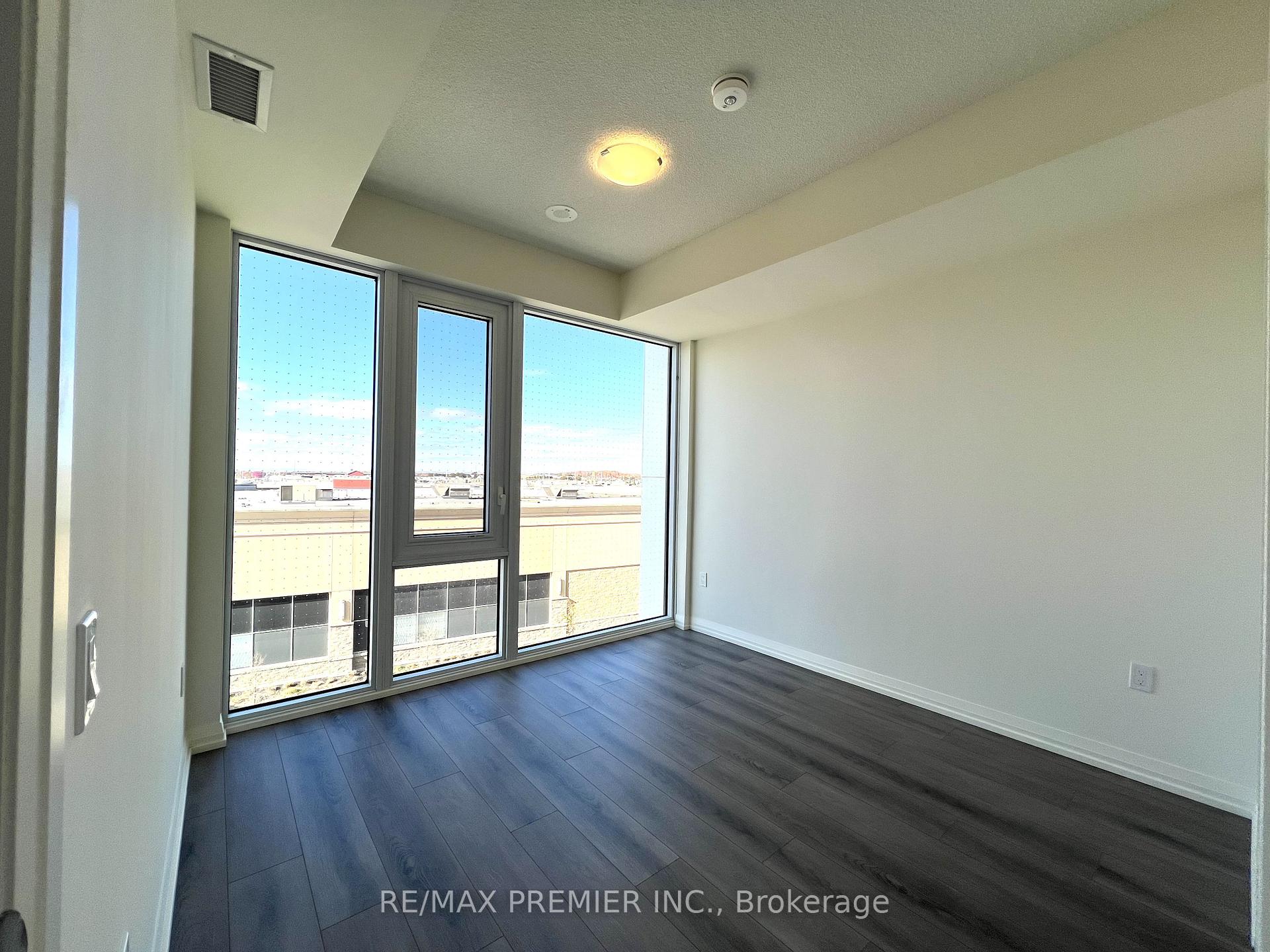 Photo 10 of Unit 410, 27 Korda Gate, Vaughan, Vellore Village — HOMEH