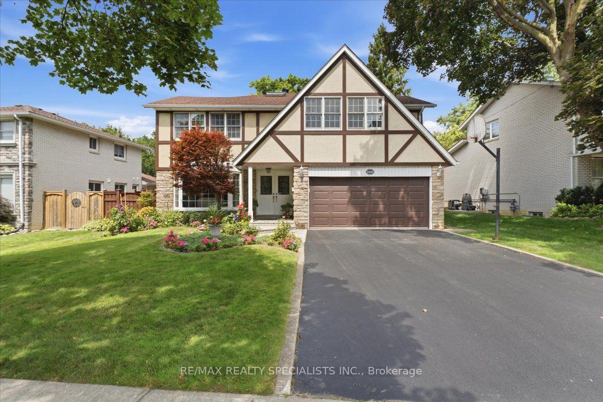 Photo 1 of 1273 Winding Trail, Mississauga, Applewood — HOMEH