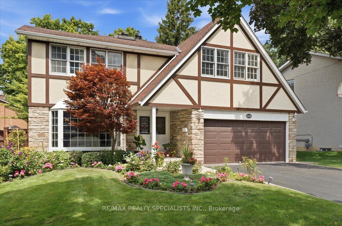 Photo 2 of 1273 Winding Trail, Mississauga, Applewood — HOMEH
