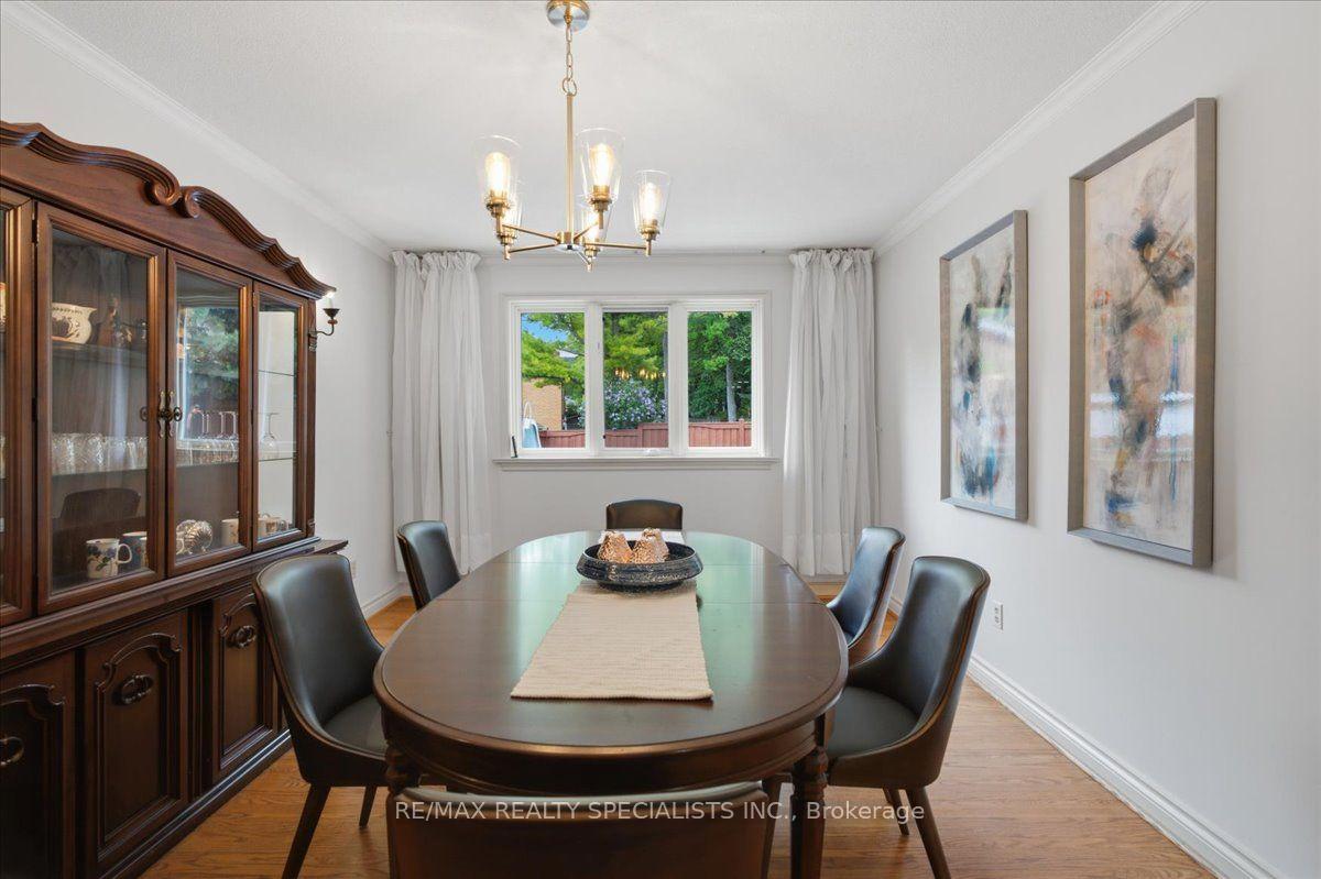 Photo 9 of 1273 Winding Trail, Mississauga, Applewood — HOMEH