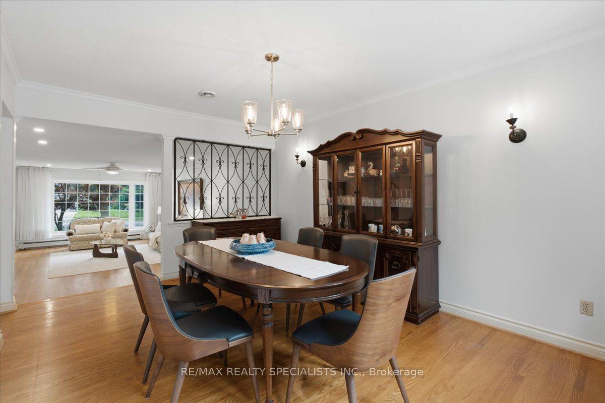 Photo 10 of 1273 Winding Trail, Mississauga, Applewood — HOMEH