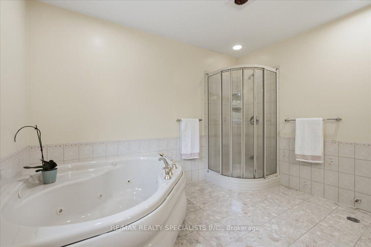 Photo 24 of 1273 Winding Trail, Mississauga, Applewood — HOMEH