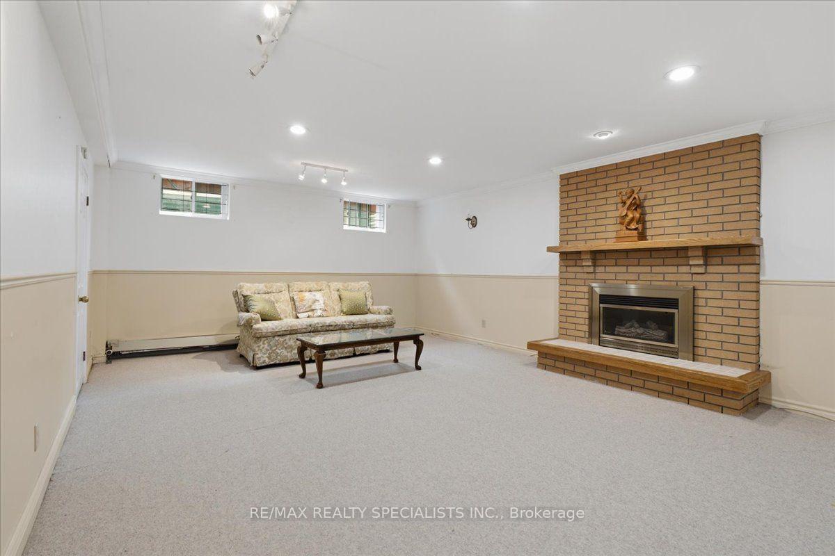 Photo 36 of 1273 Winding Trail, Mississauga, Applewood — HOMEH