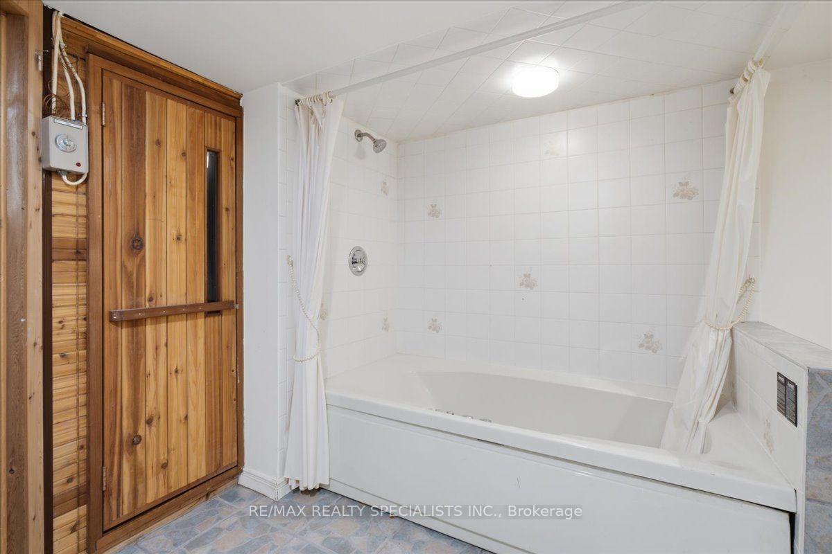 Photo 39 of 1273 Winding Trail, Mississauga, Applewood — HOMEH