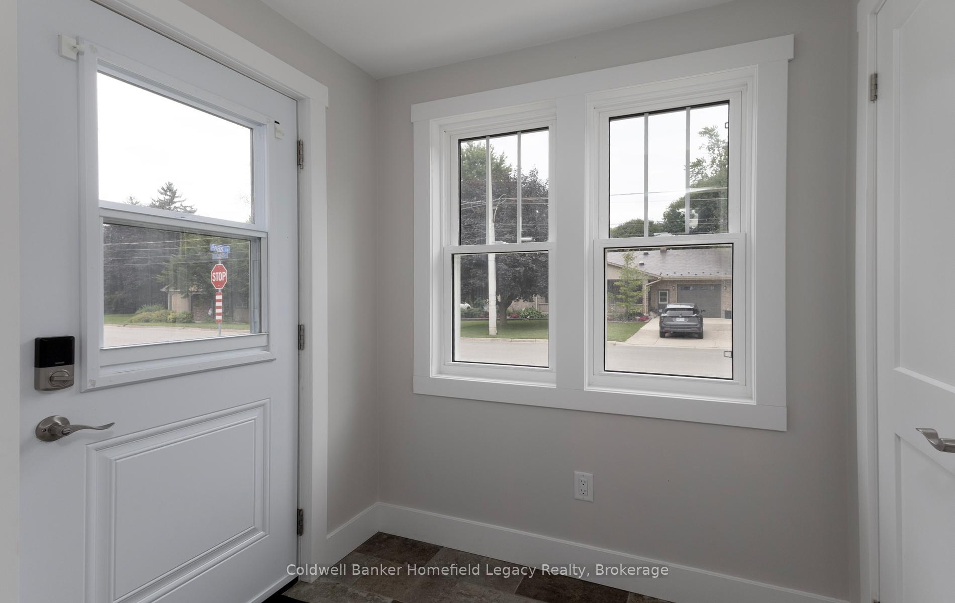 Photo 5 of 178 Thomas Street, St. Marys — HOMEH
