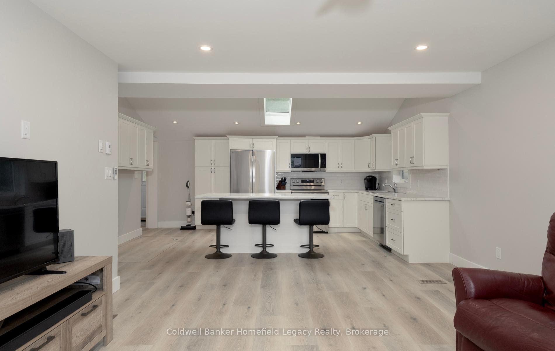 Photo 7 of 178 Thomas Street, St. Marys — HOMEH