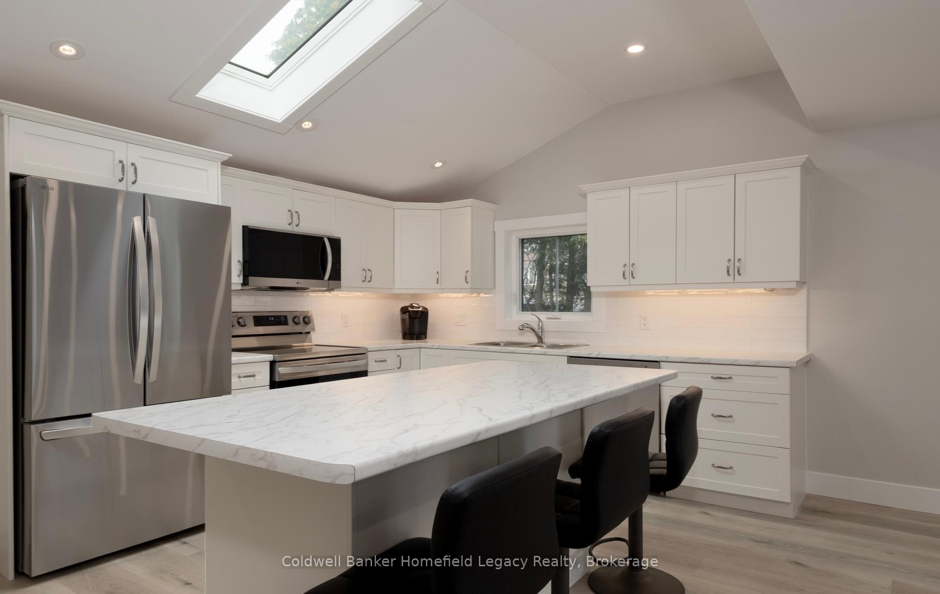 Photo 8 of 178 Thomas Street, St. Marys — HOMEH