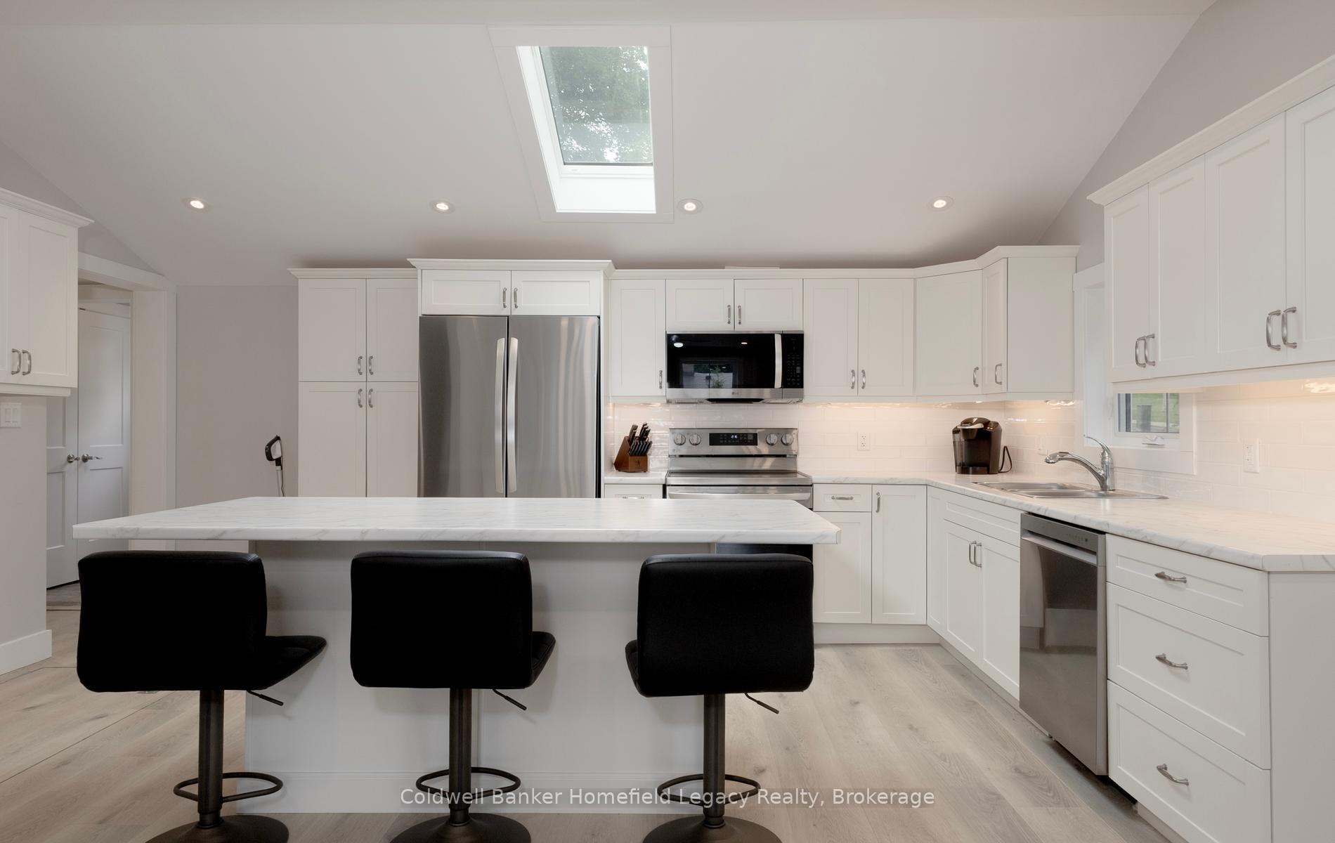 Photo 9 of 178 Thomas Street, St. Marys — HOMEH
