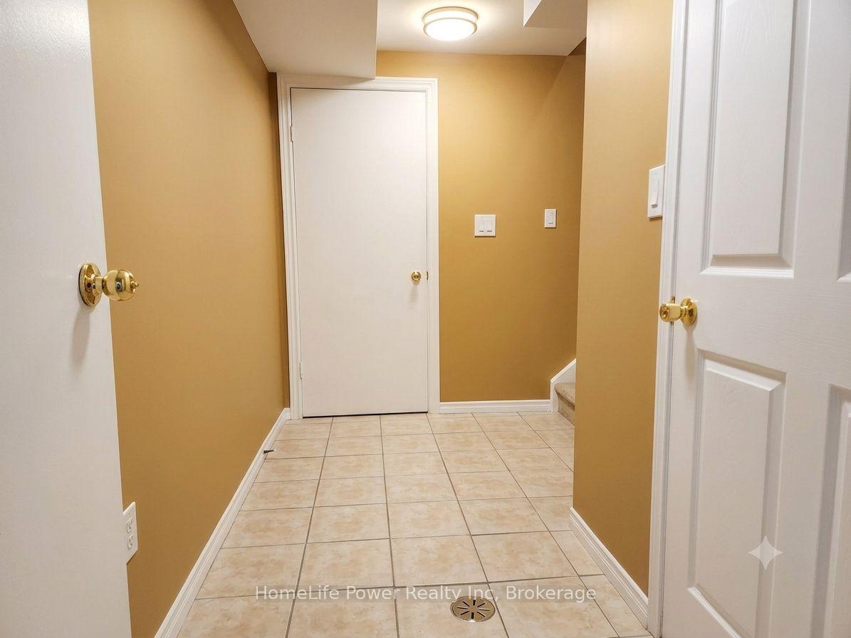 Photo 4 of Unit #B, 25 Gosling Gardens, Guelph, Clairfields/Hanlon Business Park — HOMEH