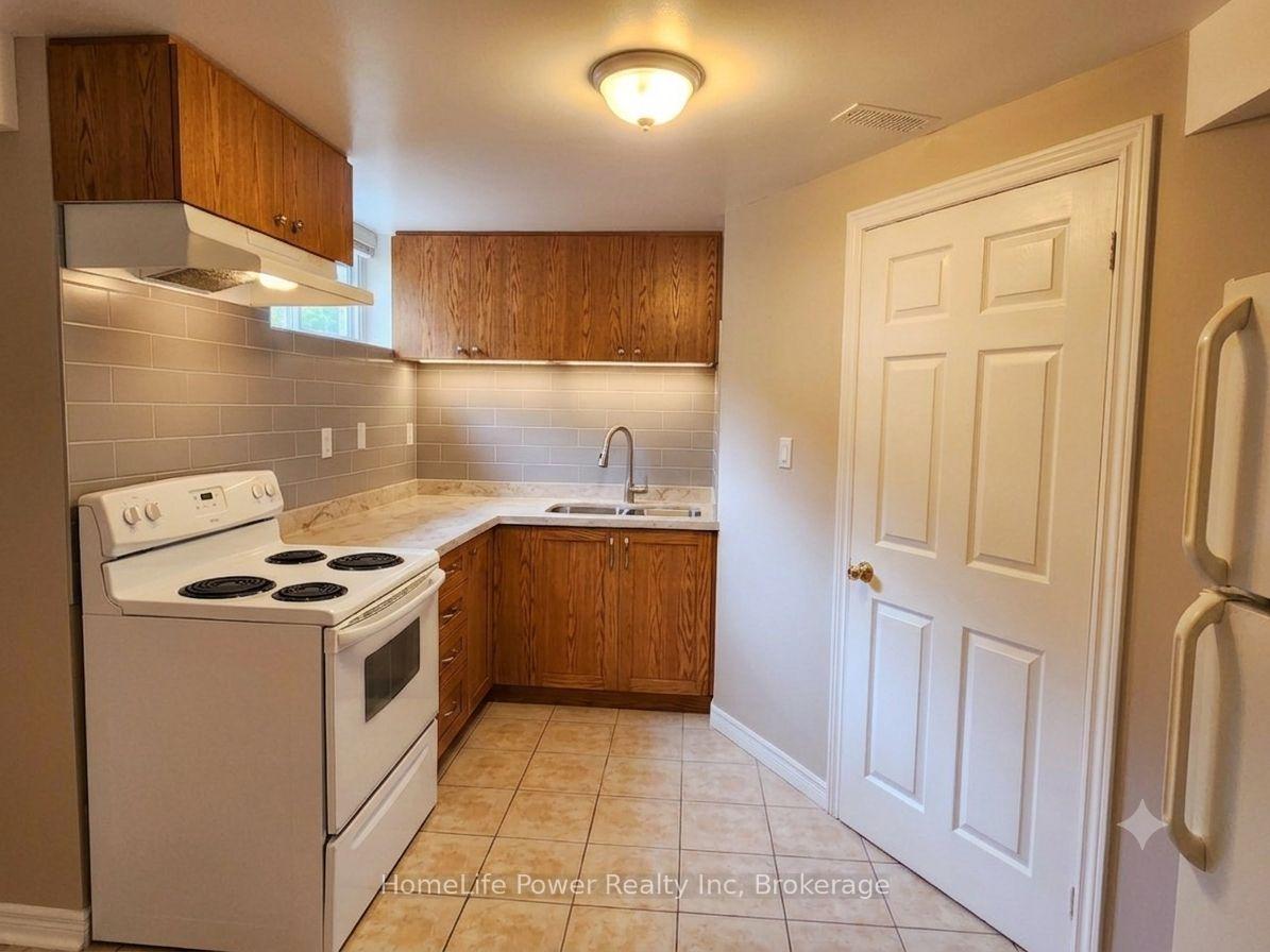 Photo 7 of Unit #B, 25 Gosling Gardens, Guelph, Clairfields/Hanlon Business Park — HOMEH