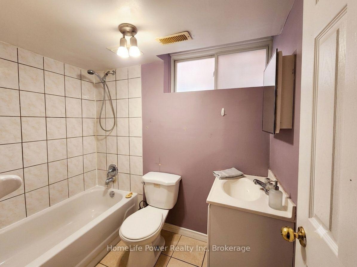 Photo 10 of Unit #B, 25 Gosling Gardens, Guelph, Clairfields/Hanlon Business Park — HOMEH