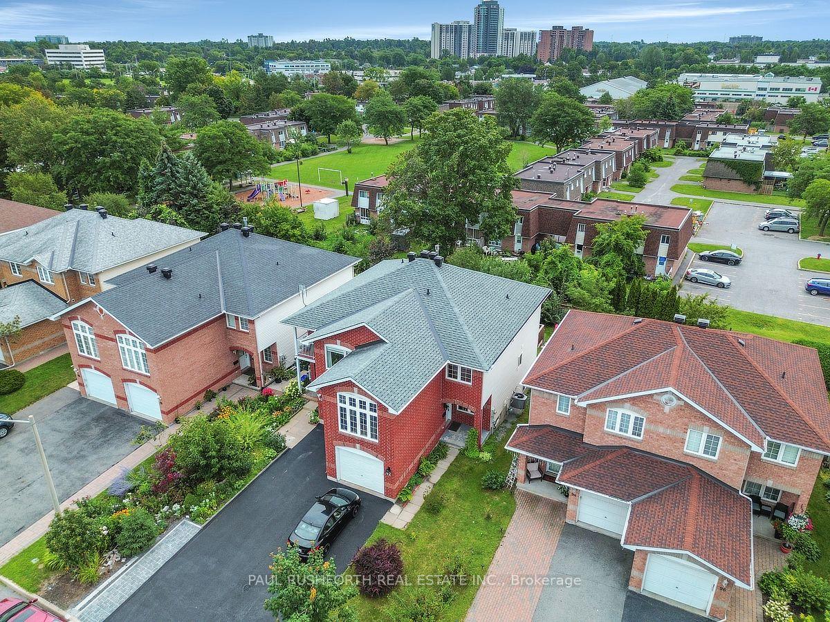 Photo 4 of 92 Splinter Crescent, Ottawa, Fairfield Heights — HOMEH