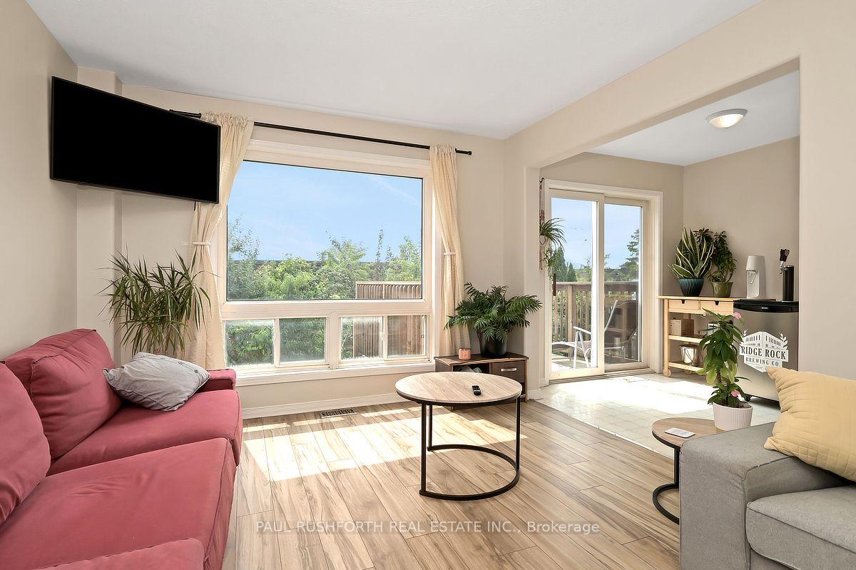 Photo 8 of 92 Splinter Crescent, Ottawa, Fairfield Heights — HOMEH