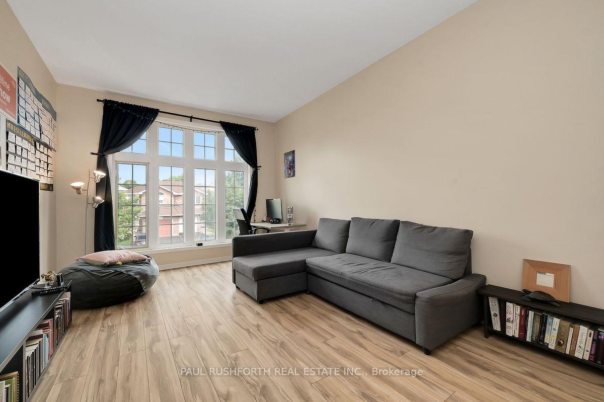 Photo 16 of 92 Splinter Crescent, Ottawa, Fairfield Heights — HOMEH