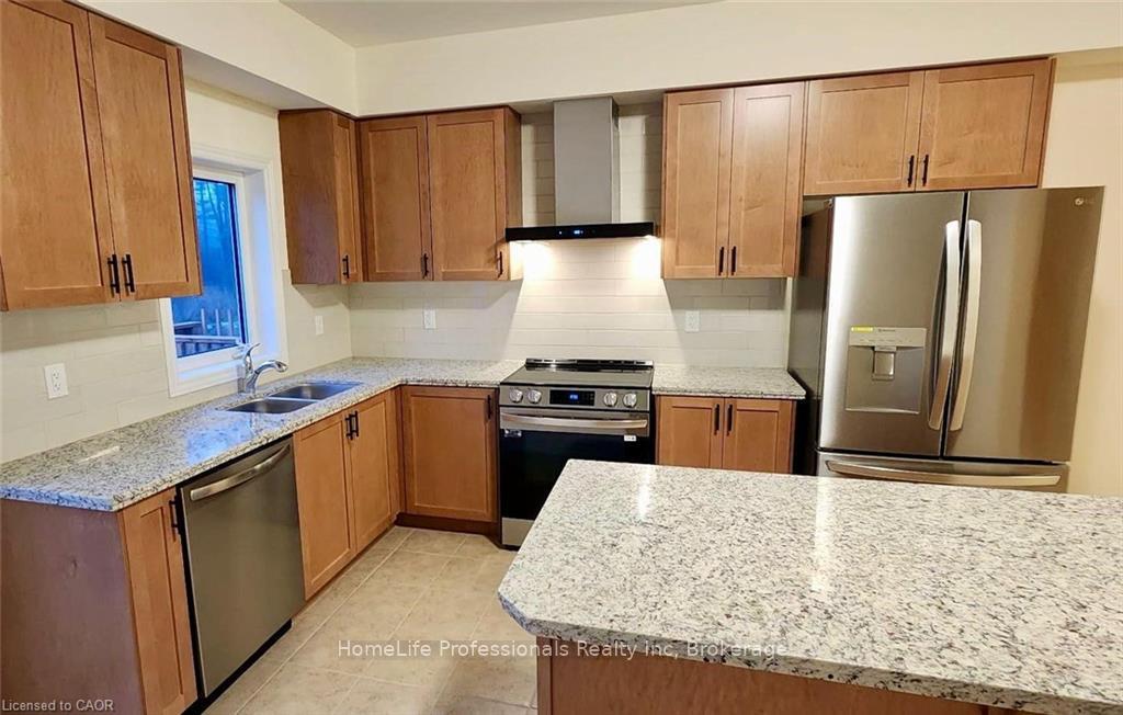Photo 3 of Unit 65, 305 Garner Road W, Hamilton, Ancaster — HOMEH