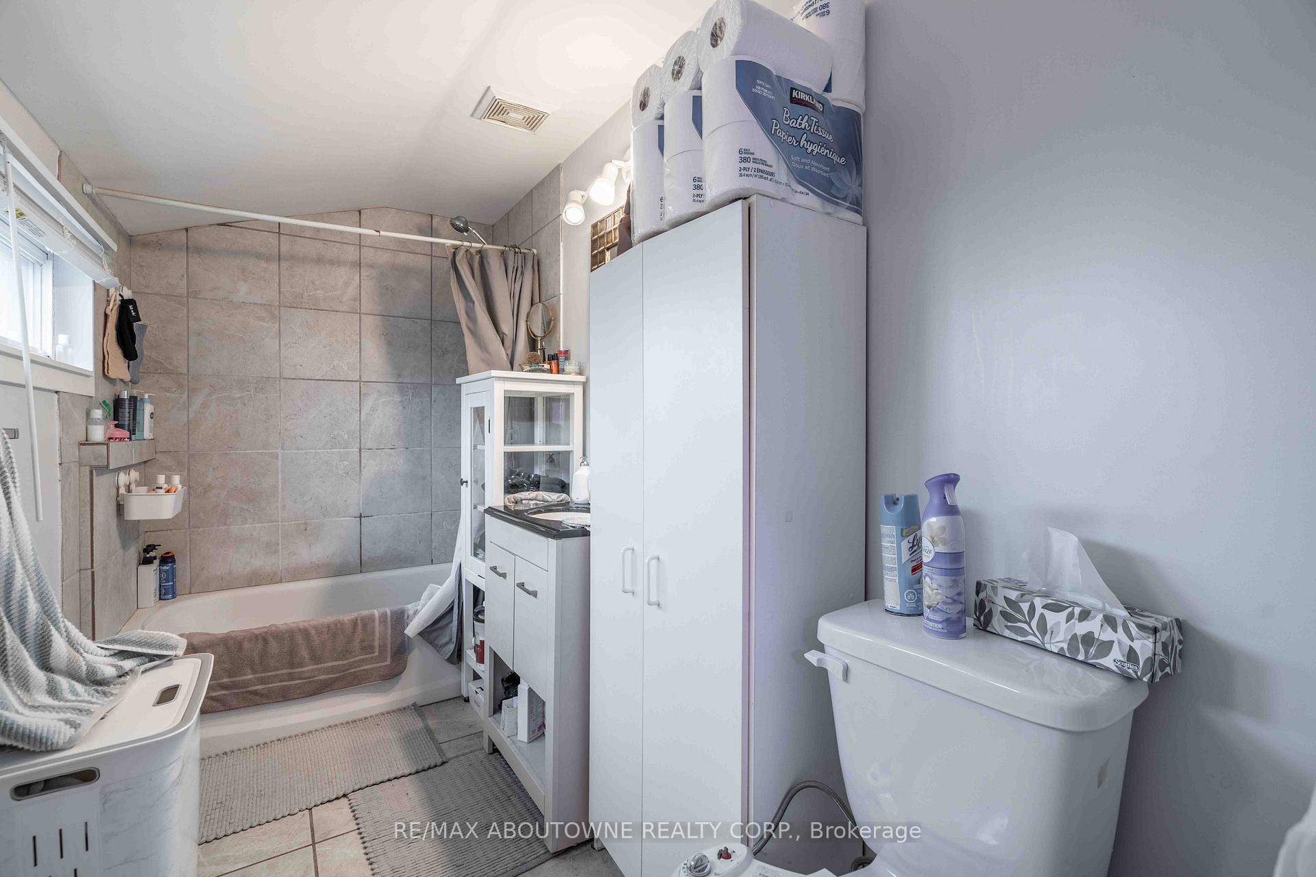 Photo 9 of 108 Queenston Street, St. Catharines, E. Chester — HOMEH