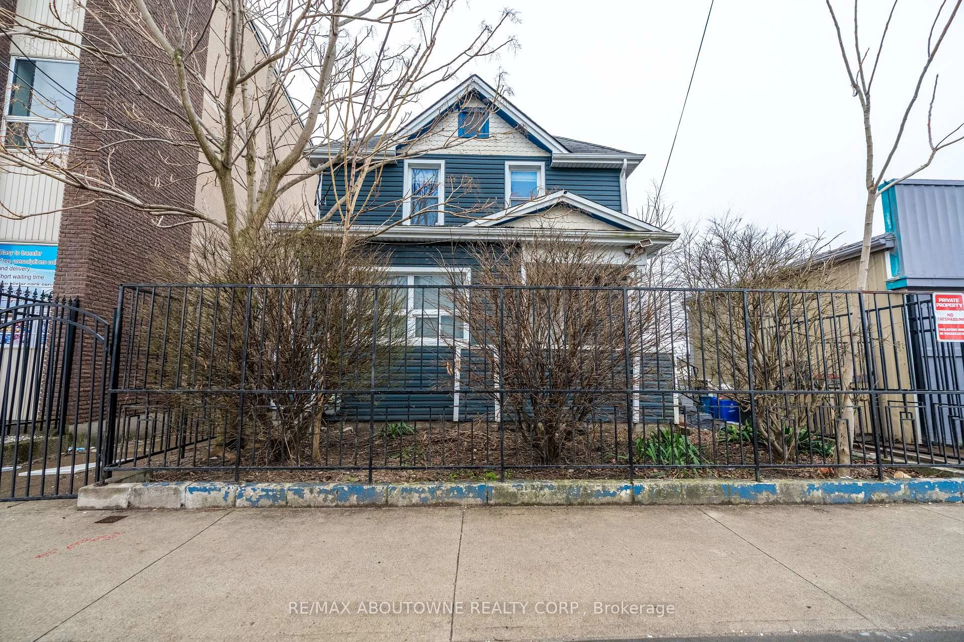 Photo of 108 Queenston Street