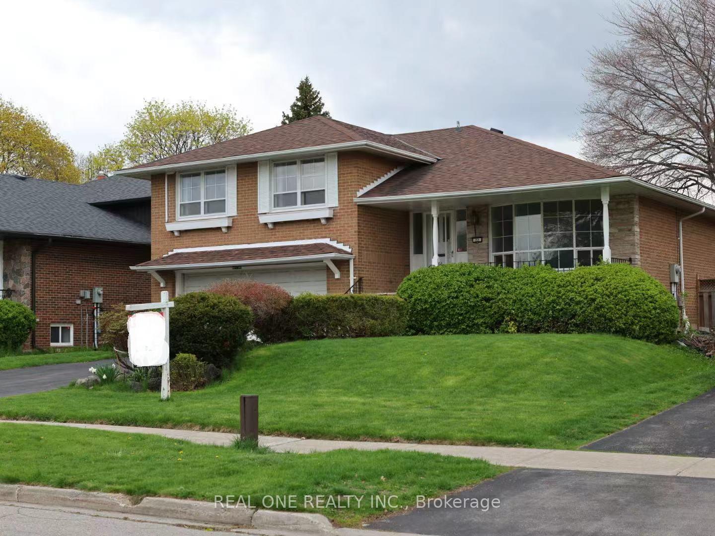 Photo 1 of 22 Kenmanor Boulevard, Scarborough, L'Amoreaux — HOMEH