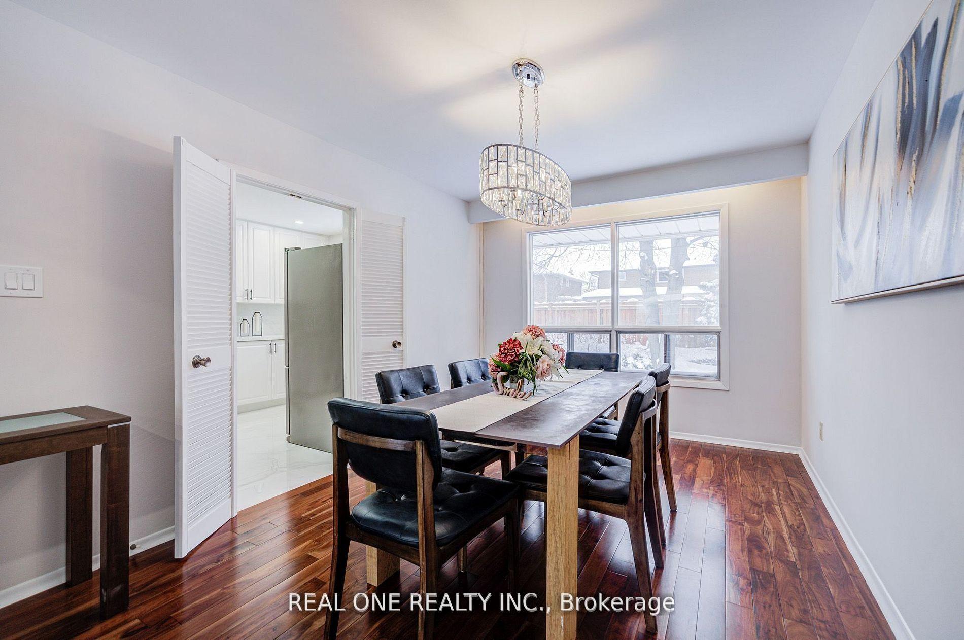 Photo 10 of 22 Kenmanor Boulevard, Scarborough, L'Amoreaux — HOMEH