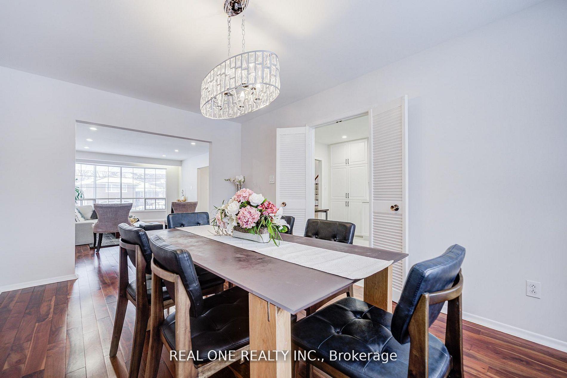 Photo 11 of 22 Kenmanor Boulevard, Scarborough, L'Amoreaux — HOMEH