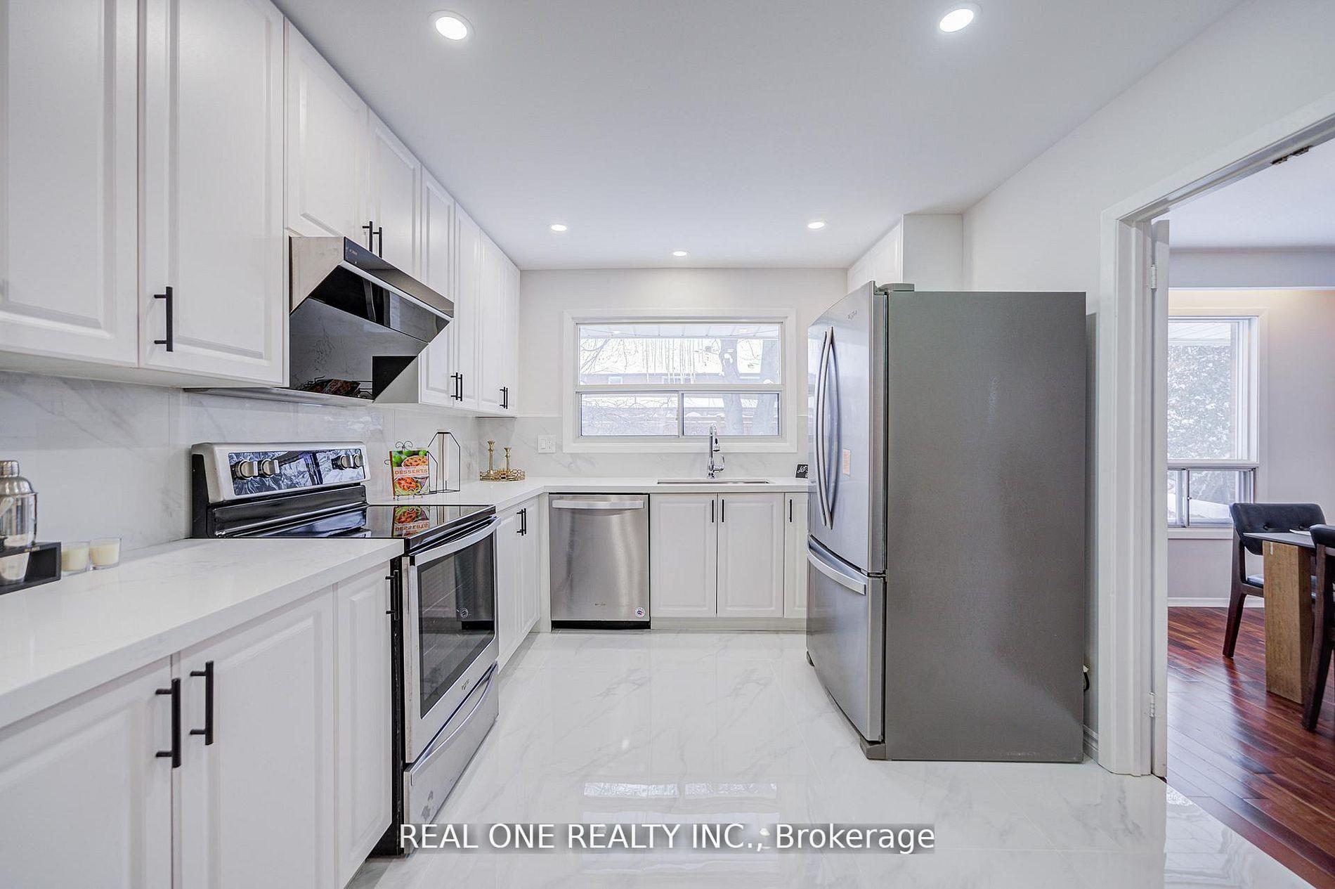 Photo 14 of 22 Kenmanor Boulevard, Scarborough, L'Amoreaux — HOMEH