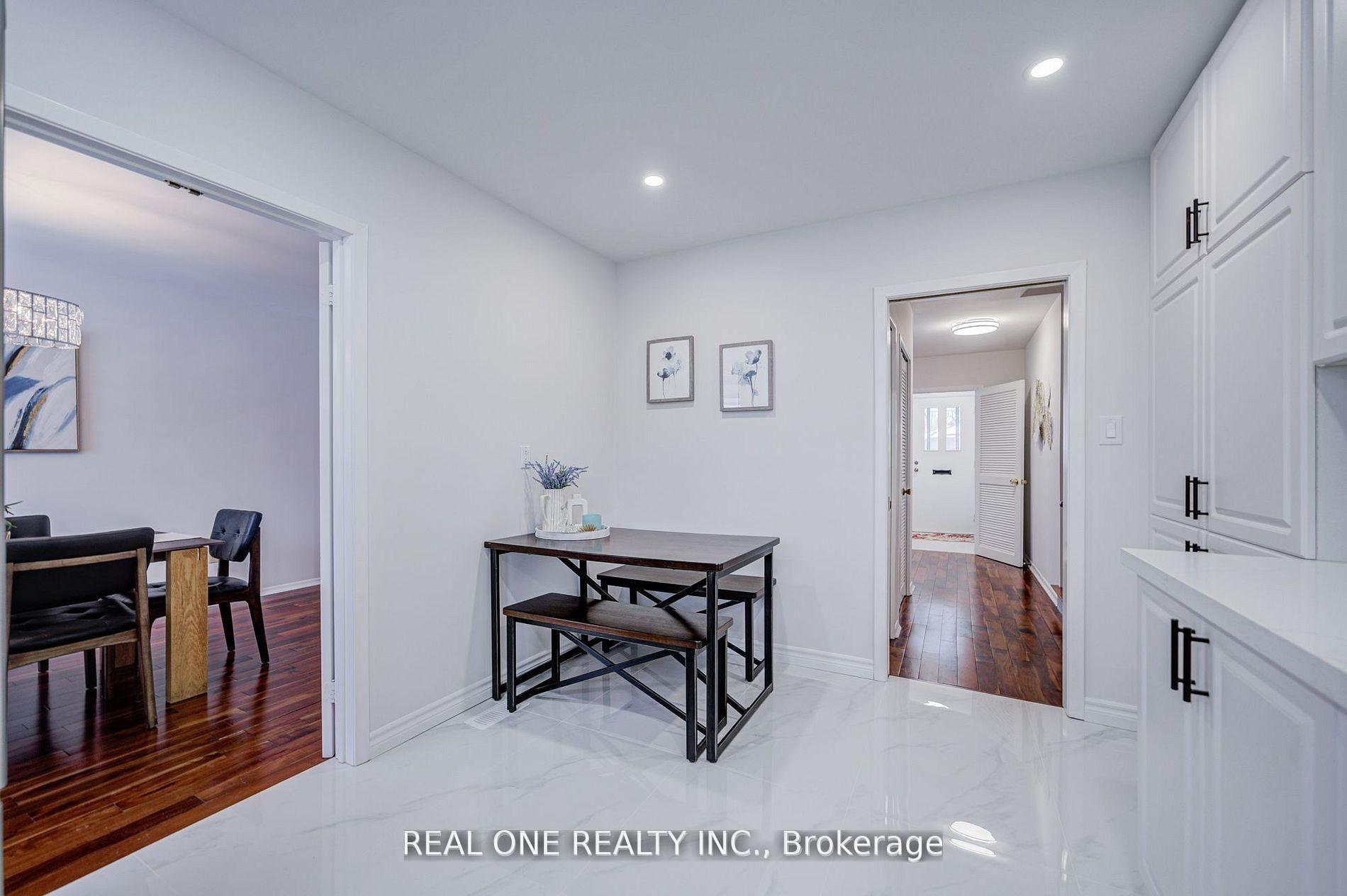 Photo 16 of 22 Kenmanor Boulevard, Scarborough, L'Amoreaux — HOMEH