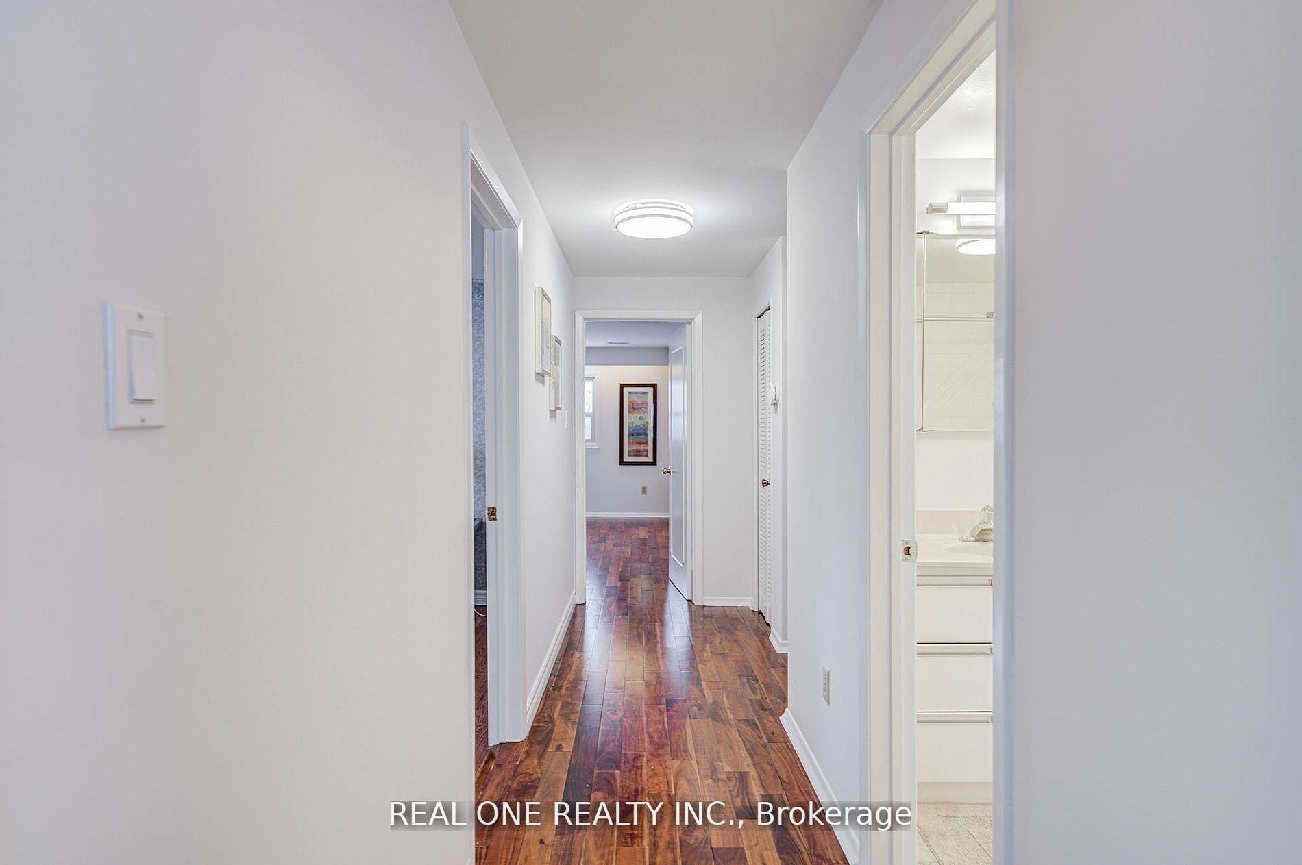 Photo 18 of 22 Kenmanor Boulevard, Scarborough, L'Amoreaux — HOMEH