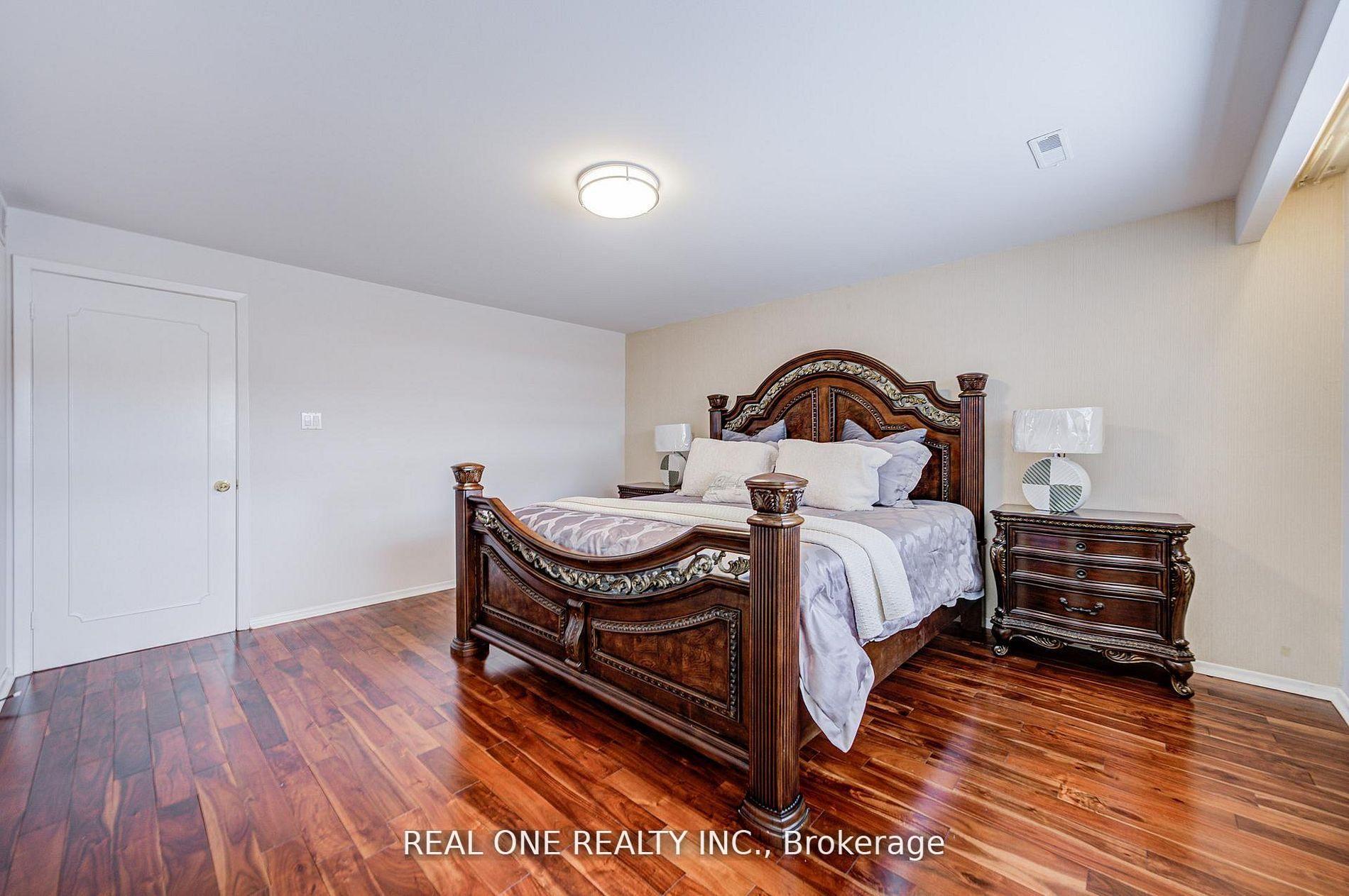 Photo 20 of 22 Kenmanor Boulevard, Scarborough, L'Amoreaux — HOMEH