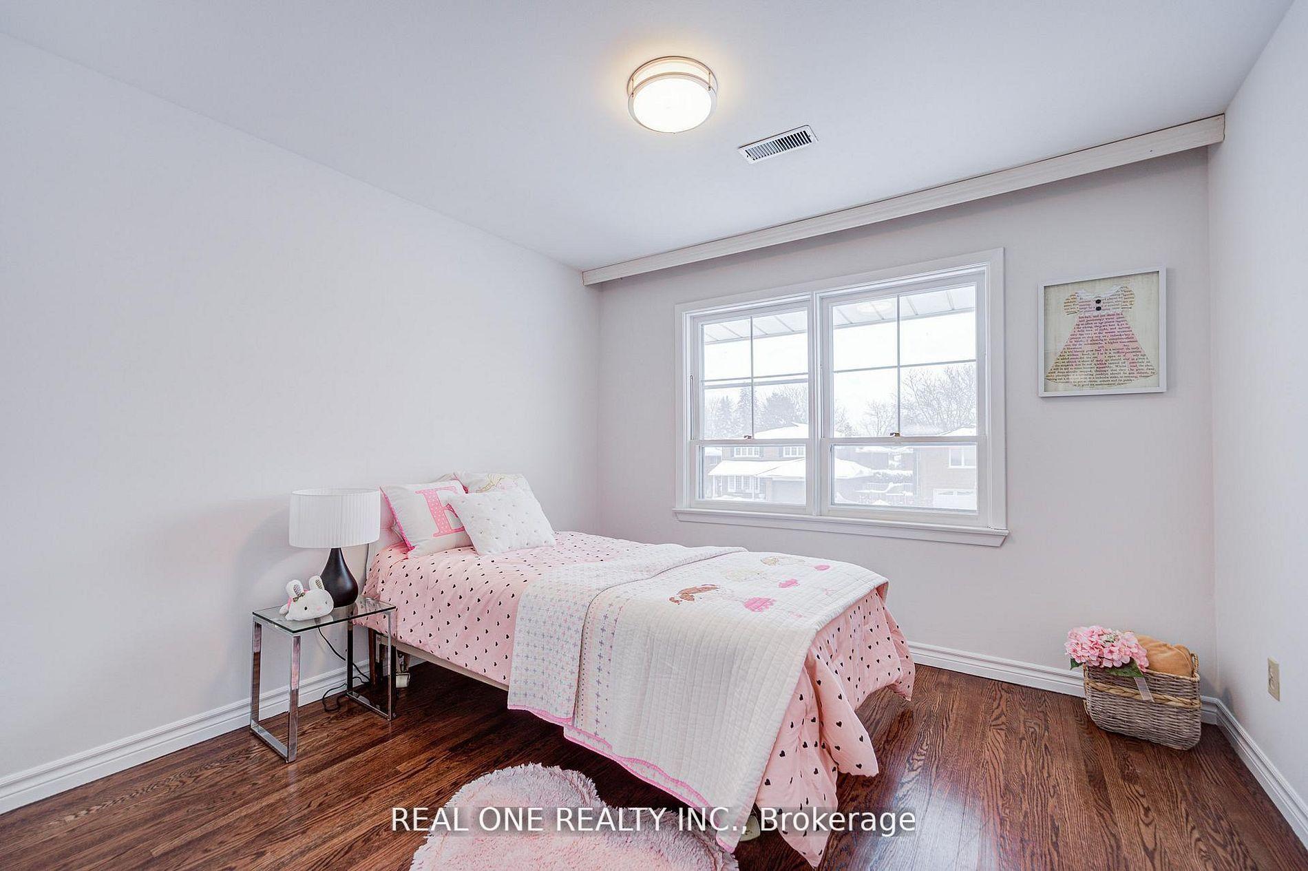 Photo 28 of 22 Kenmanor Boulevard, Scarborough, L'Amoreaux — HOMEH