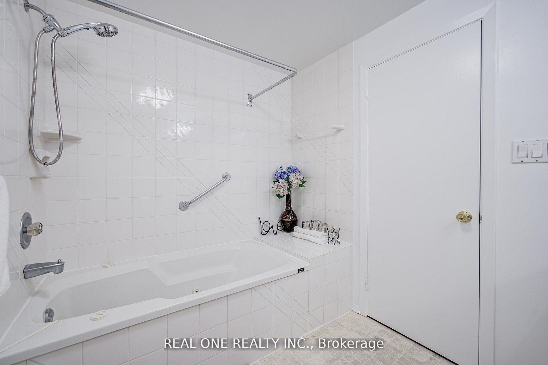 Photo 31 of 22 Kenmanor Boulevard, Scarborough, L'Amoreaux — HOMEH