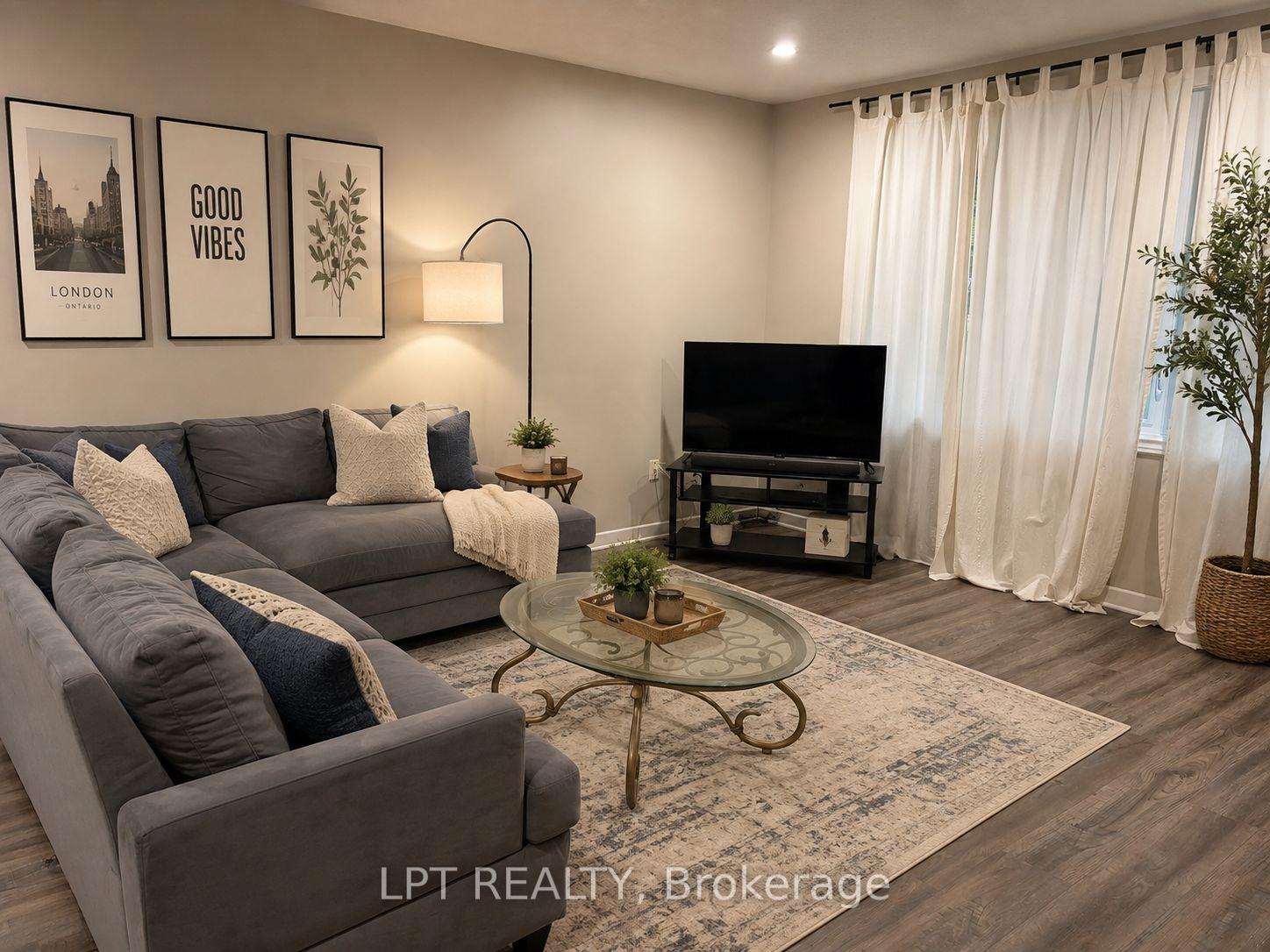 Photo 2 of 27 Paperbirch Crescent, London, North K — HOMEH