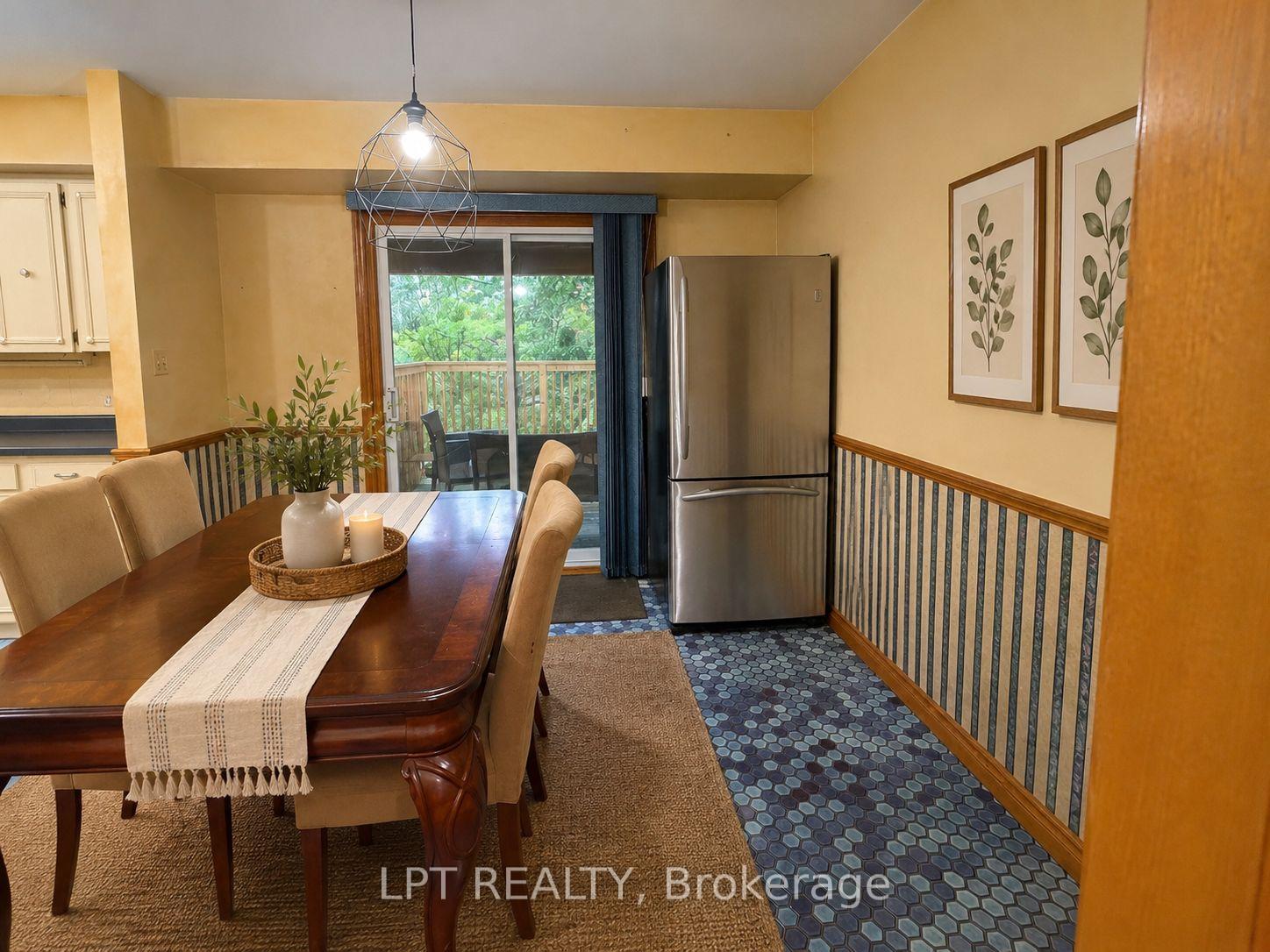 Photo 3 of 27 Paperbirch Crescent, London, North K — HOMEH