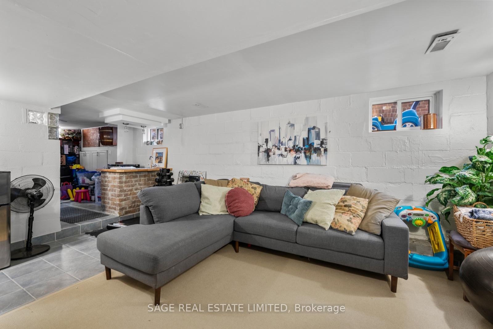 Photo 26 of 1084 Pape Avenue, Toronto, Broadview North — HOMEH