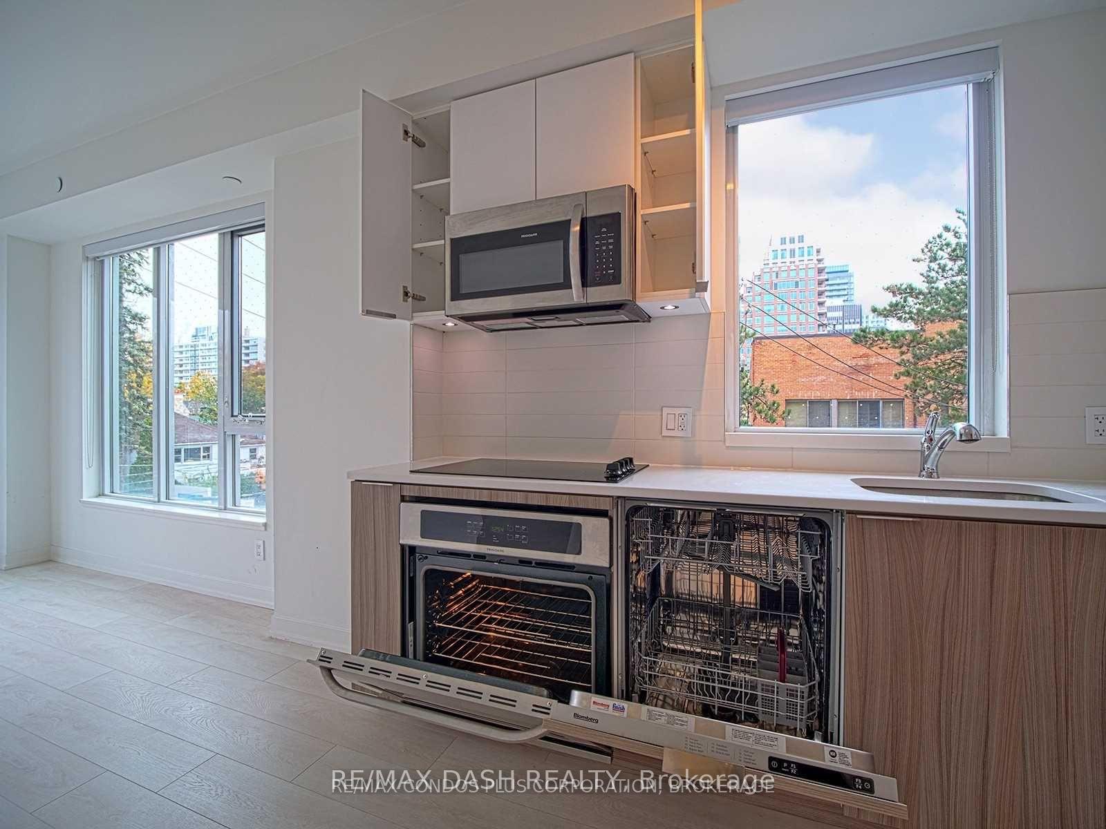 Photo 5 of Unit 215, 223 St Clair Avenue W, Toronto, Casa Loma — HOMEH