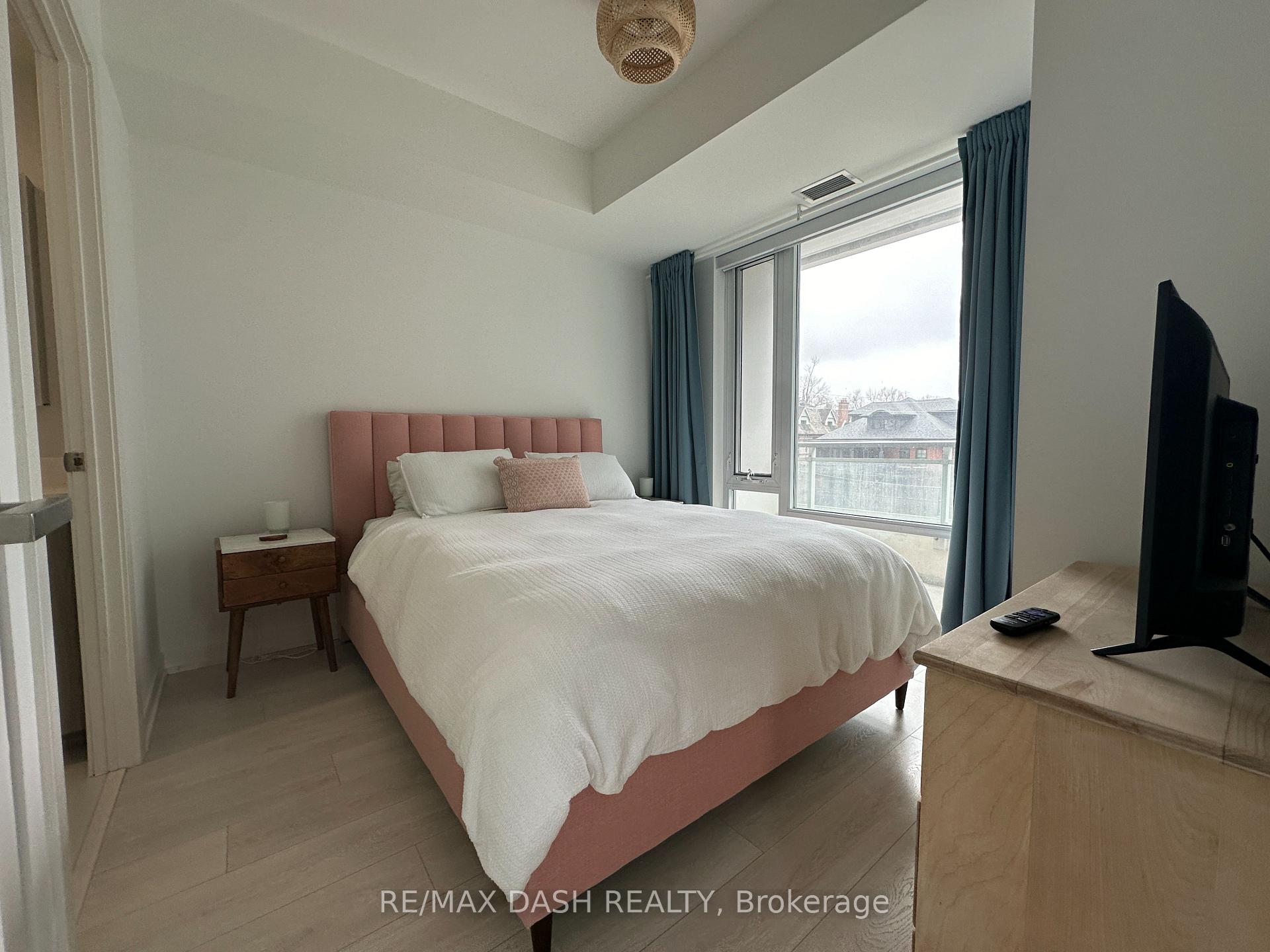 Photo 18 of Unit 215, 223 St Clair Avenue W, Toronto, Casa Loma — HOMEH