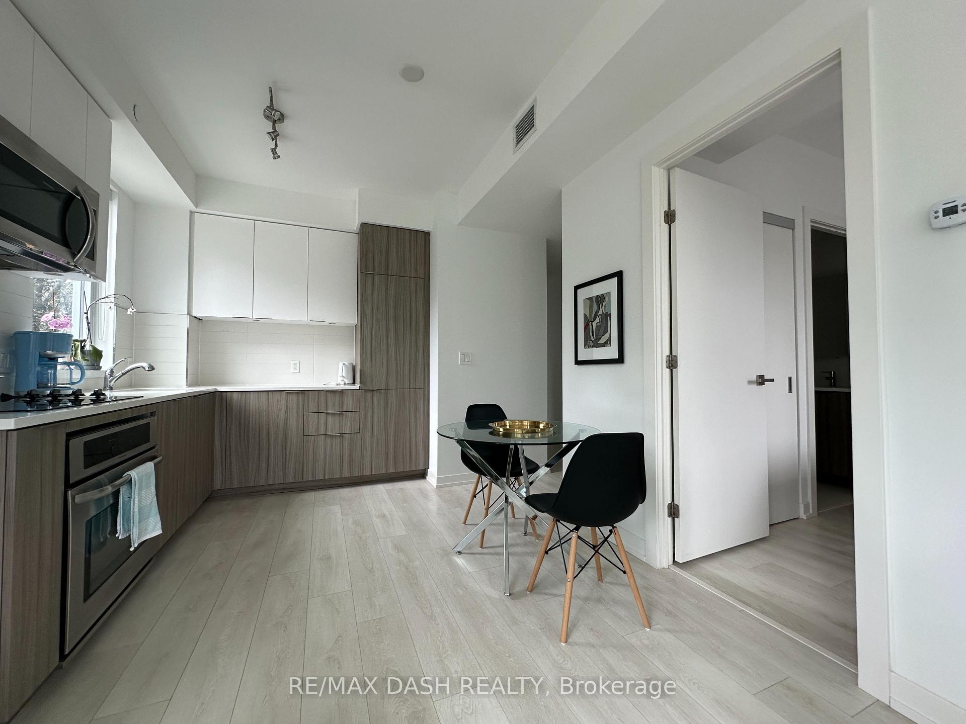 Photo 32 of Unit 215, 223 St Clair Avenue W, Toronto, Casa Loma — HOMEH