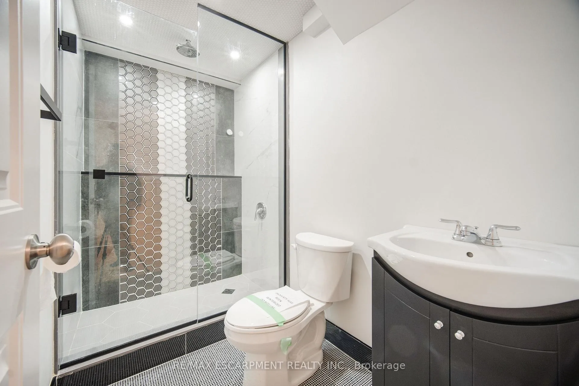 Photo 9 of 284 Sophia Crescent, Kitchener, Huron Park — HOMEH