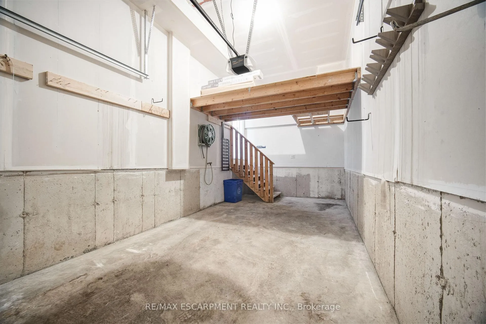 Photo 13 of 284 Sophia Crescent, Kitchener, Huron Park — HOMEH