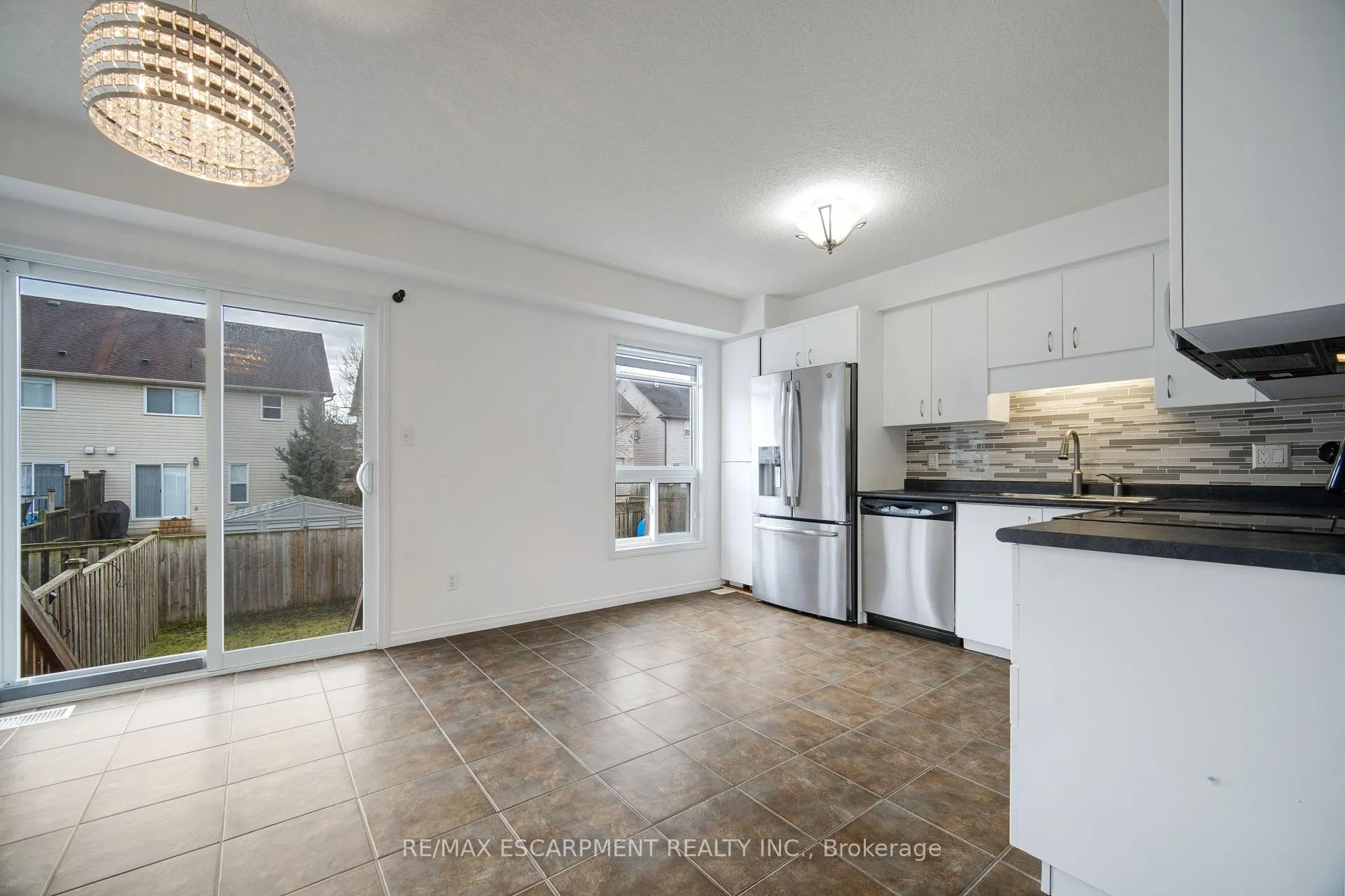 Photo 18 of 284 Sophia Crescent, Kitchener, Huron Park — HOMEH