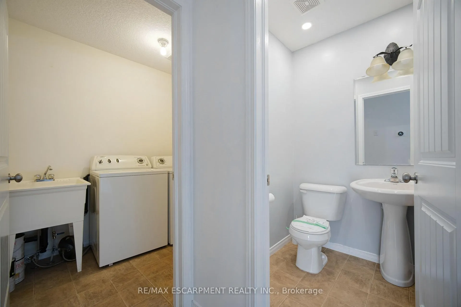Photo 19 of 284 Sophia Crescent, Kitchener, Huron Park — HOMEH