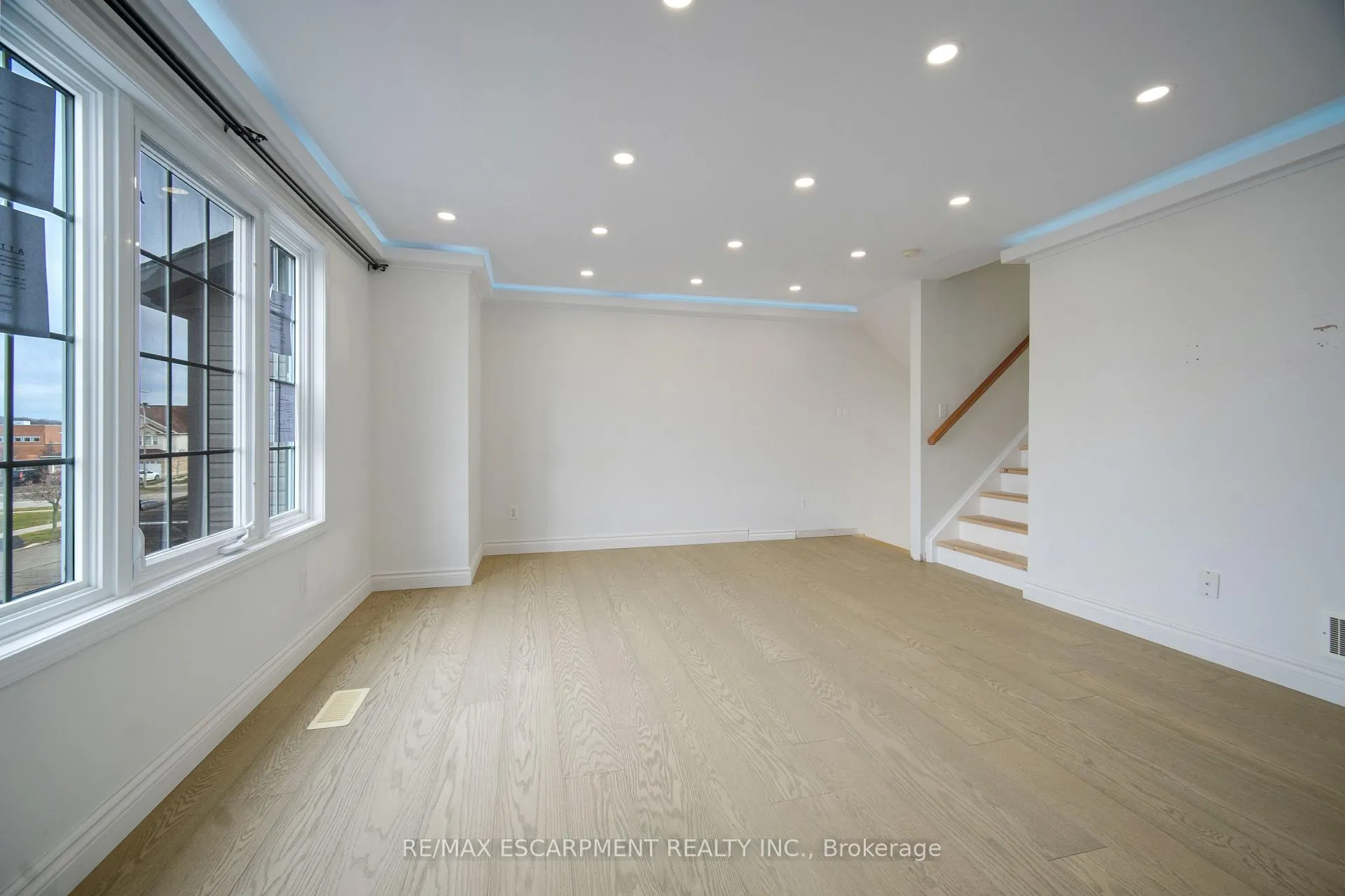 Photo 24 of 284 Sophia Crescent, Kitchener, Huron Park — HOMEH