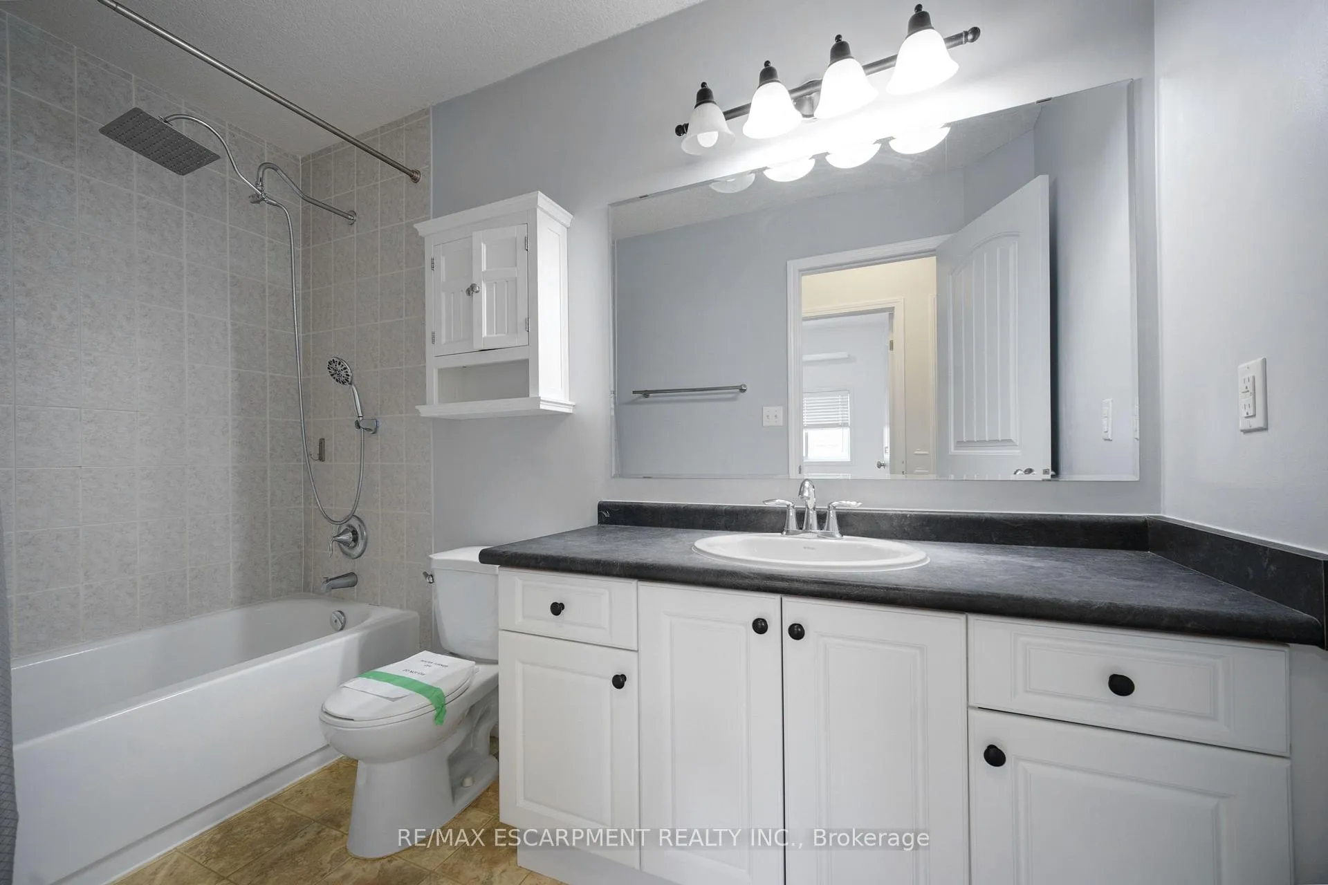 Photo 26 of 284 Sophia Crescent, Kitchener, Huron Park — HOMEH